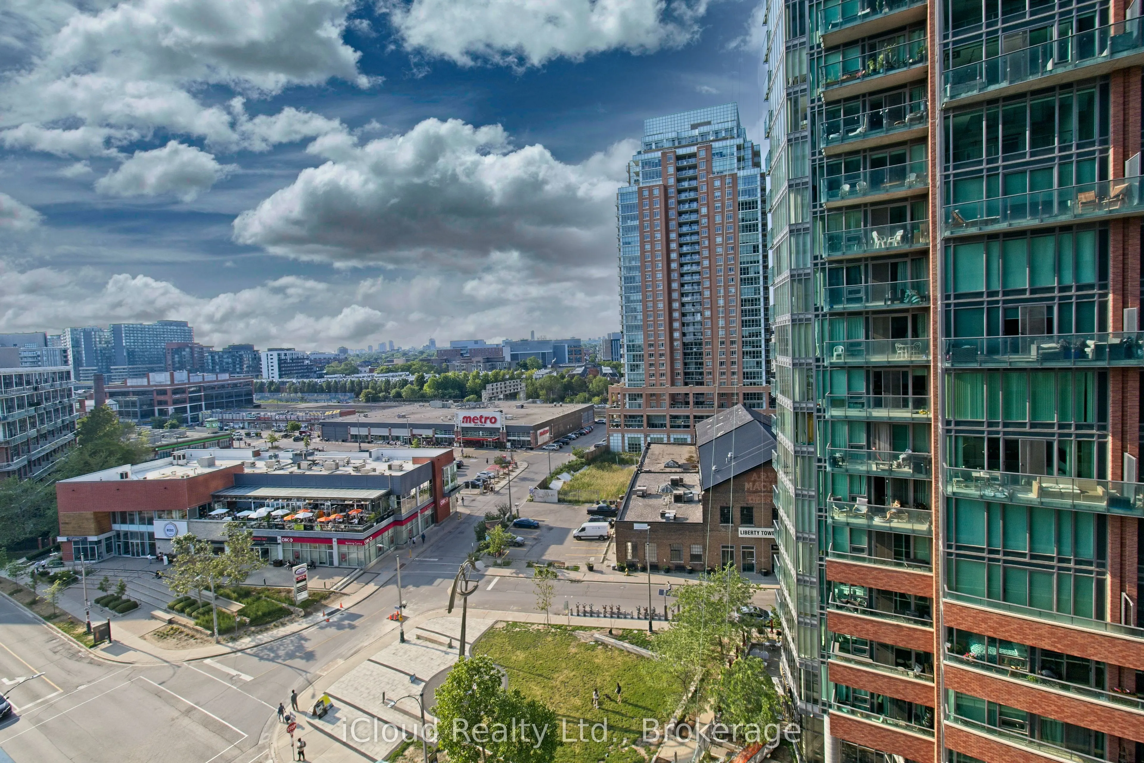 135 East Liberty Street, #806