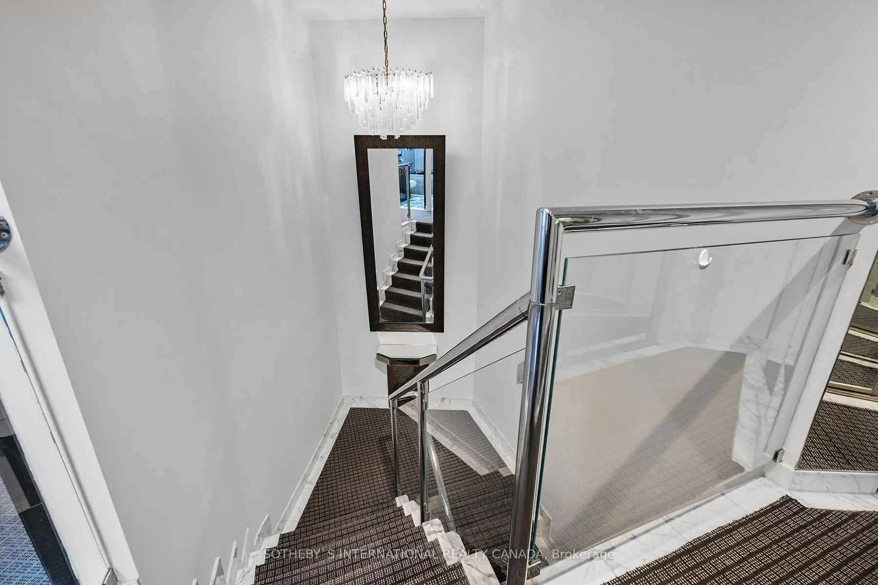 33 Harbour Square #1008
