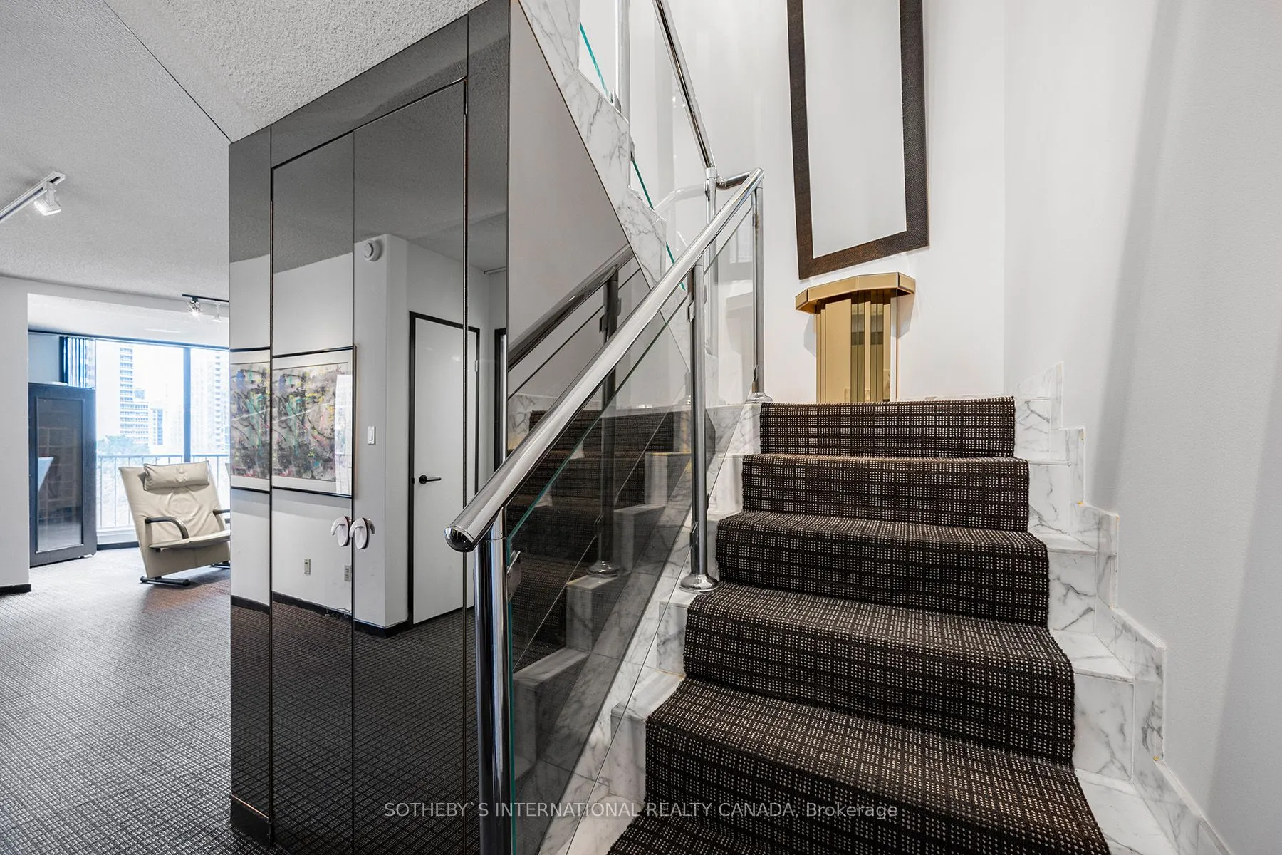33 Harbour Square #1008