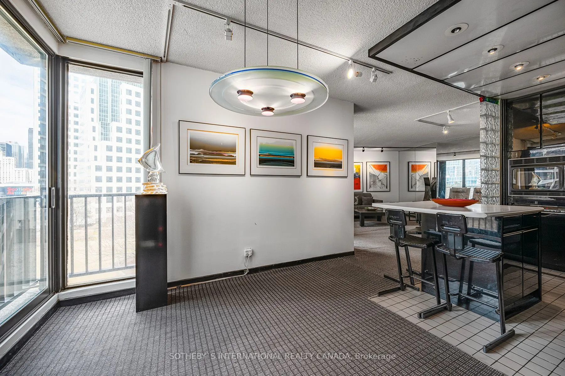 33 Harbour Square #1008