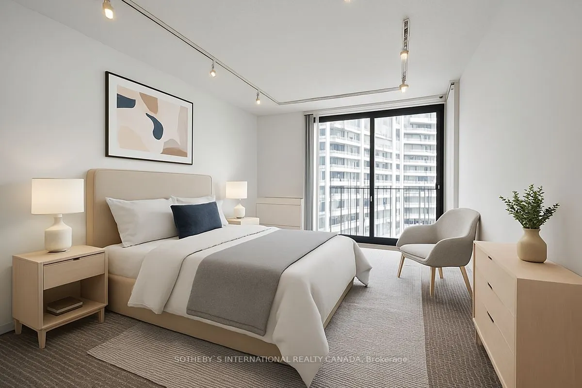 33 Harbour Square #1008