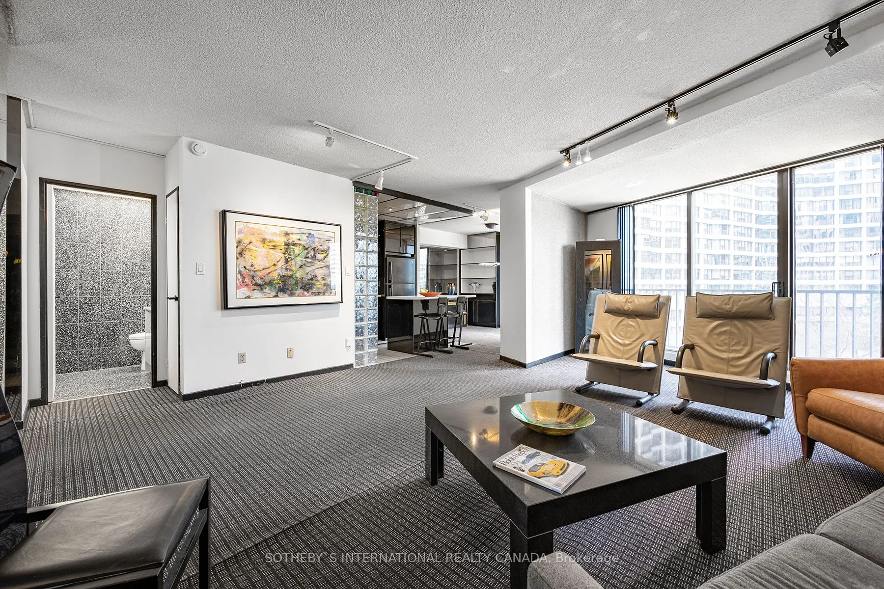 33 Harbour Square #1008