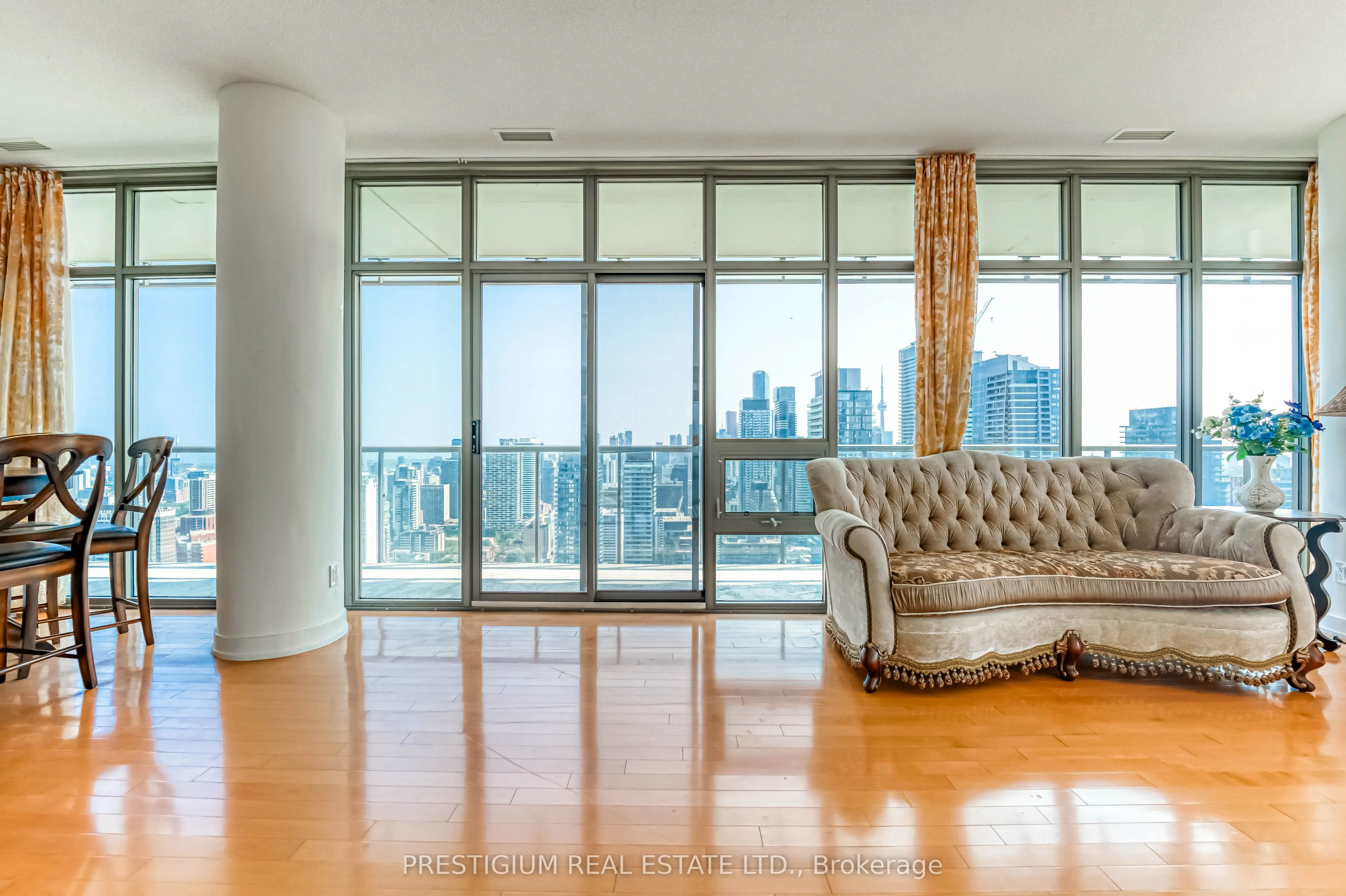 33 CHARLES Street E, #3704