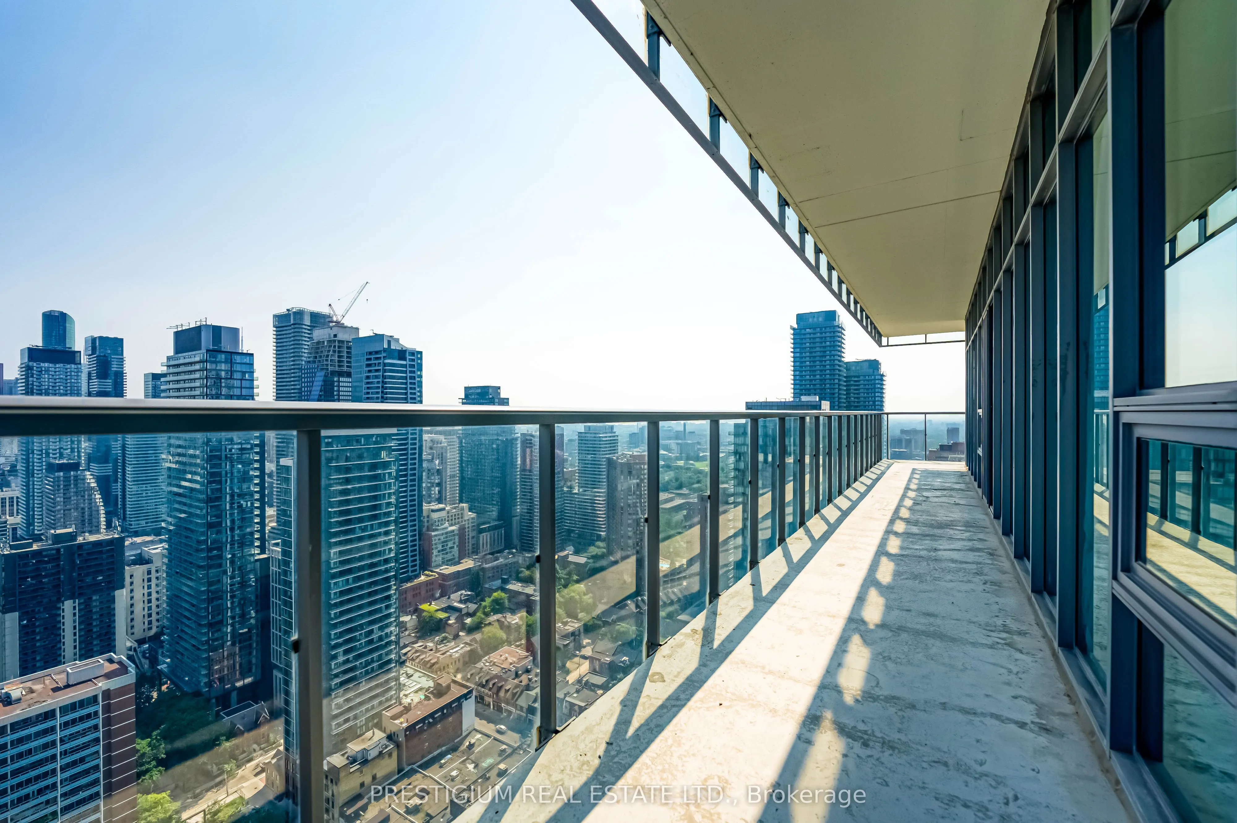 33 CHARLES Street E, #3704