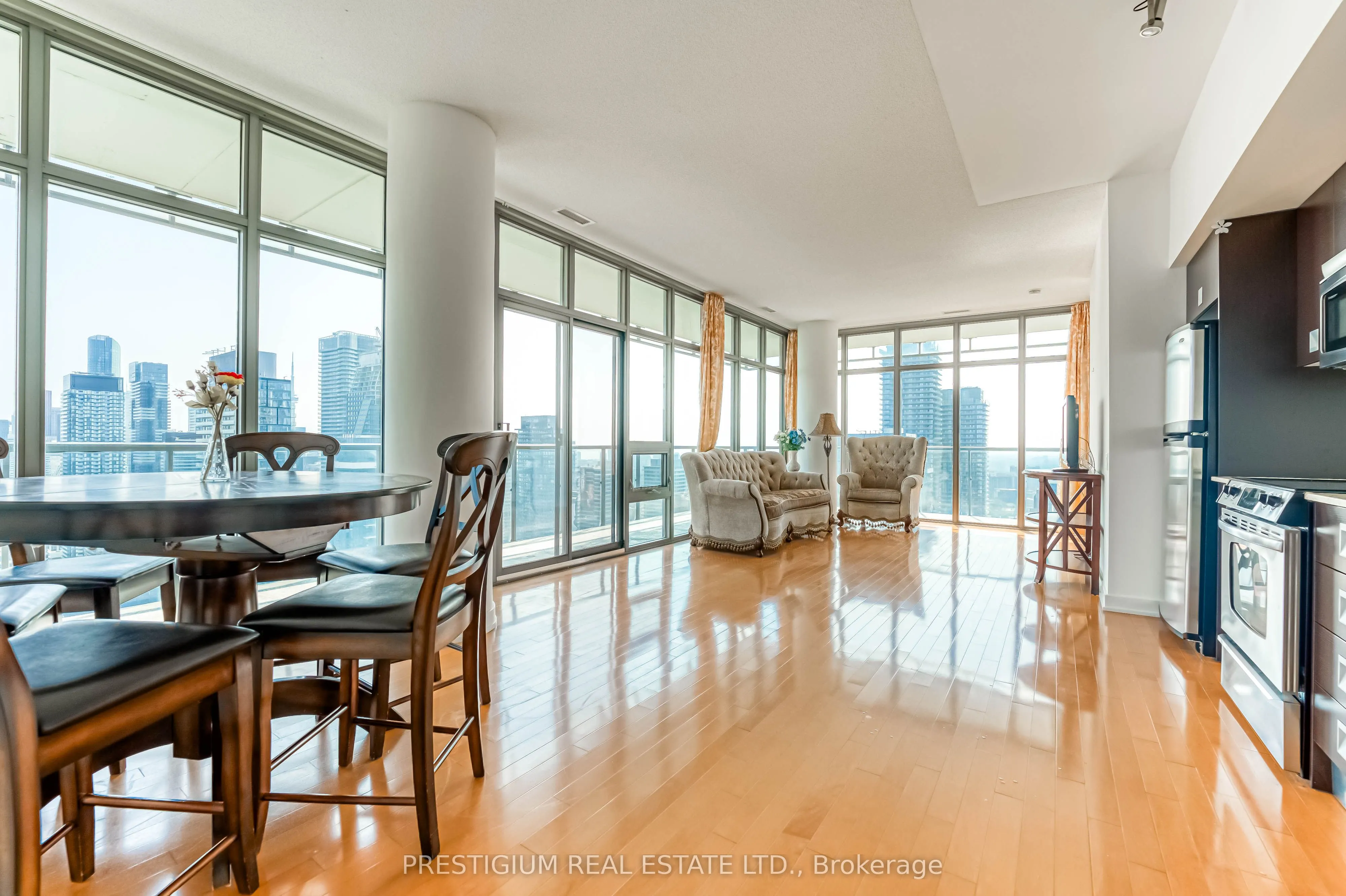 33 CHARLES Street E, #3704