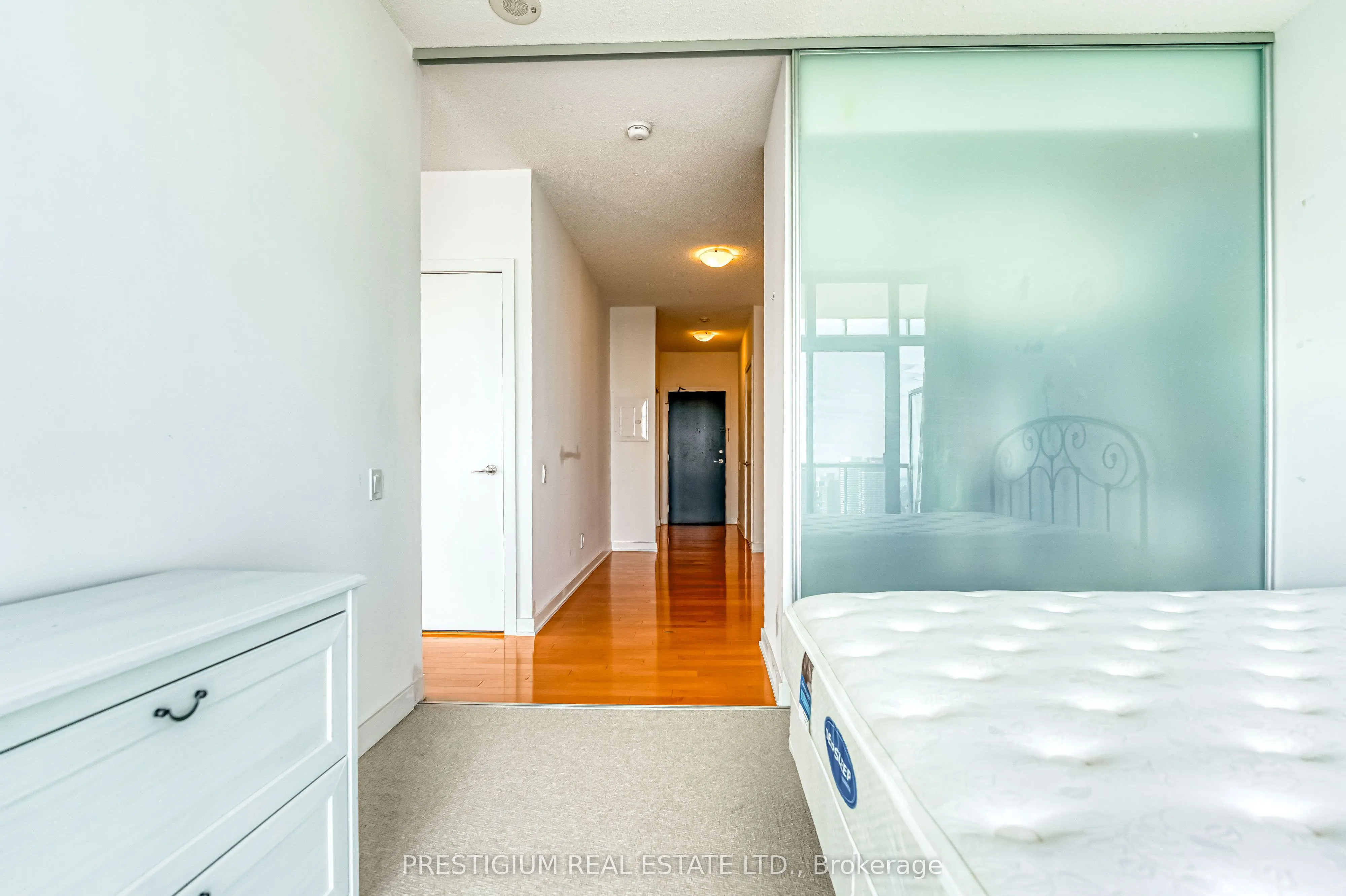 33 CHARLES Street E, #3704