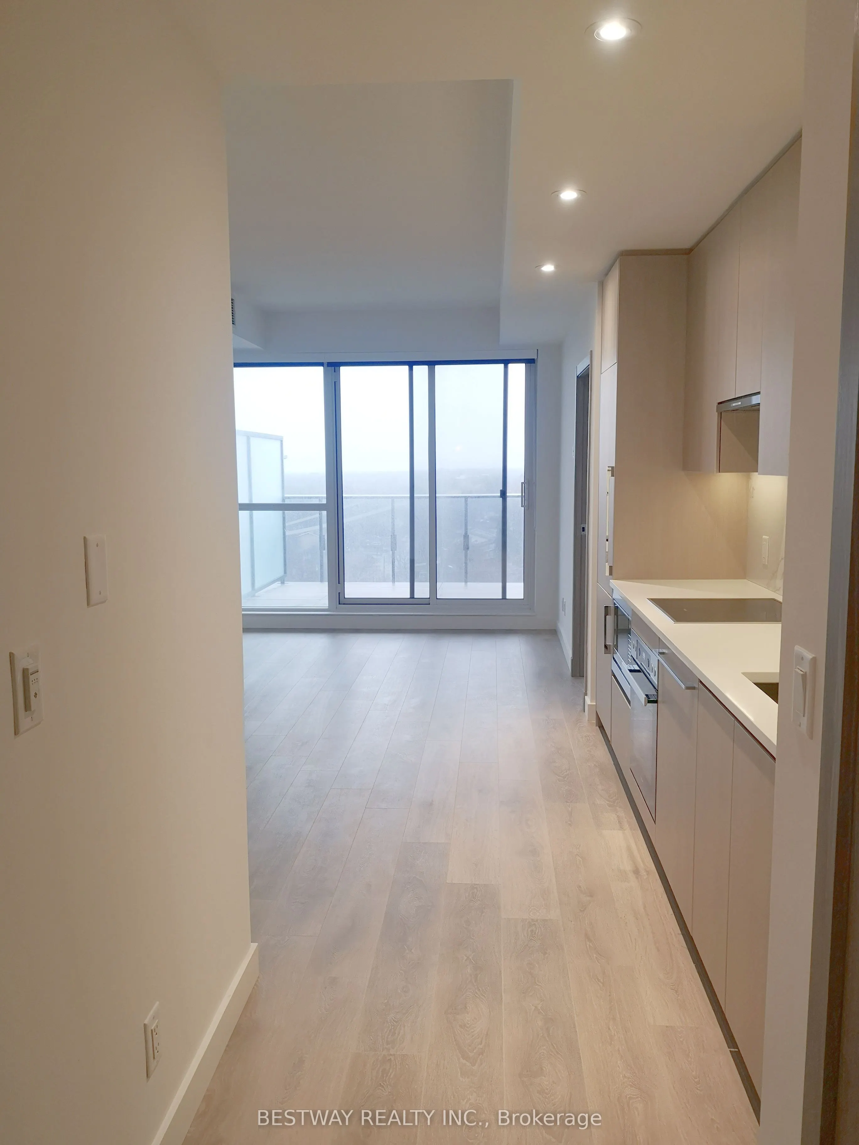 27 McMahon Drive, #1505