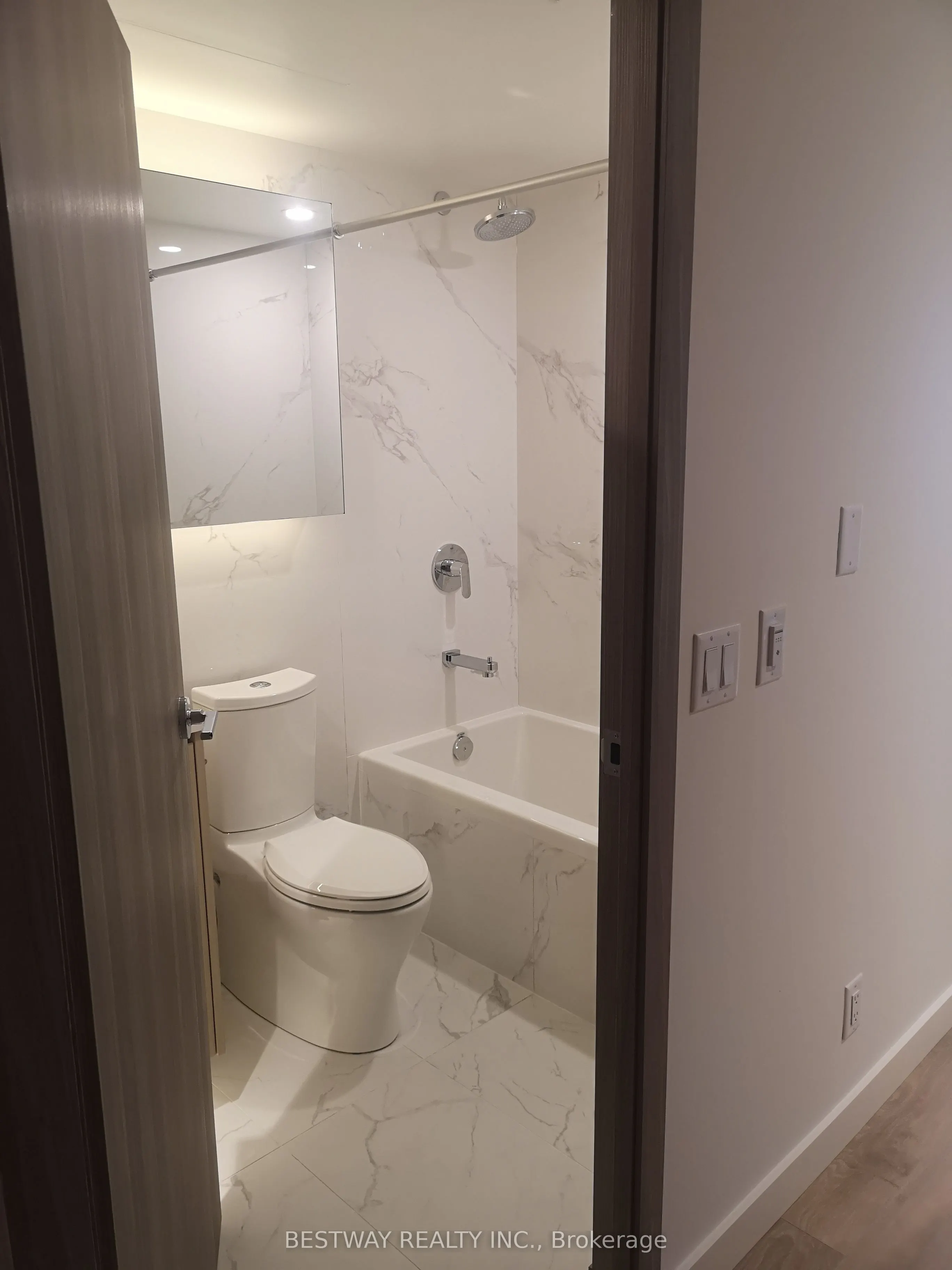 27 McMahon Drive, #1505