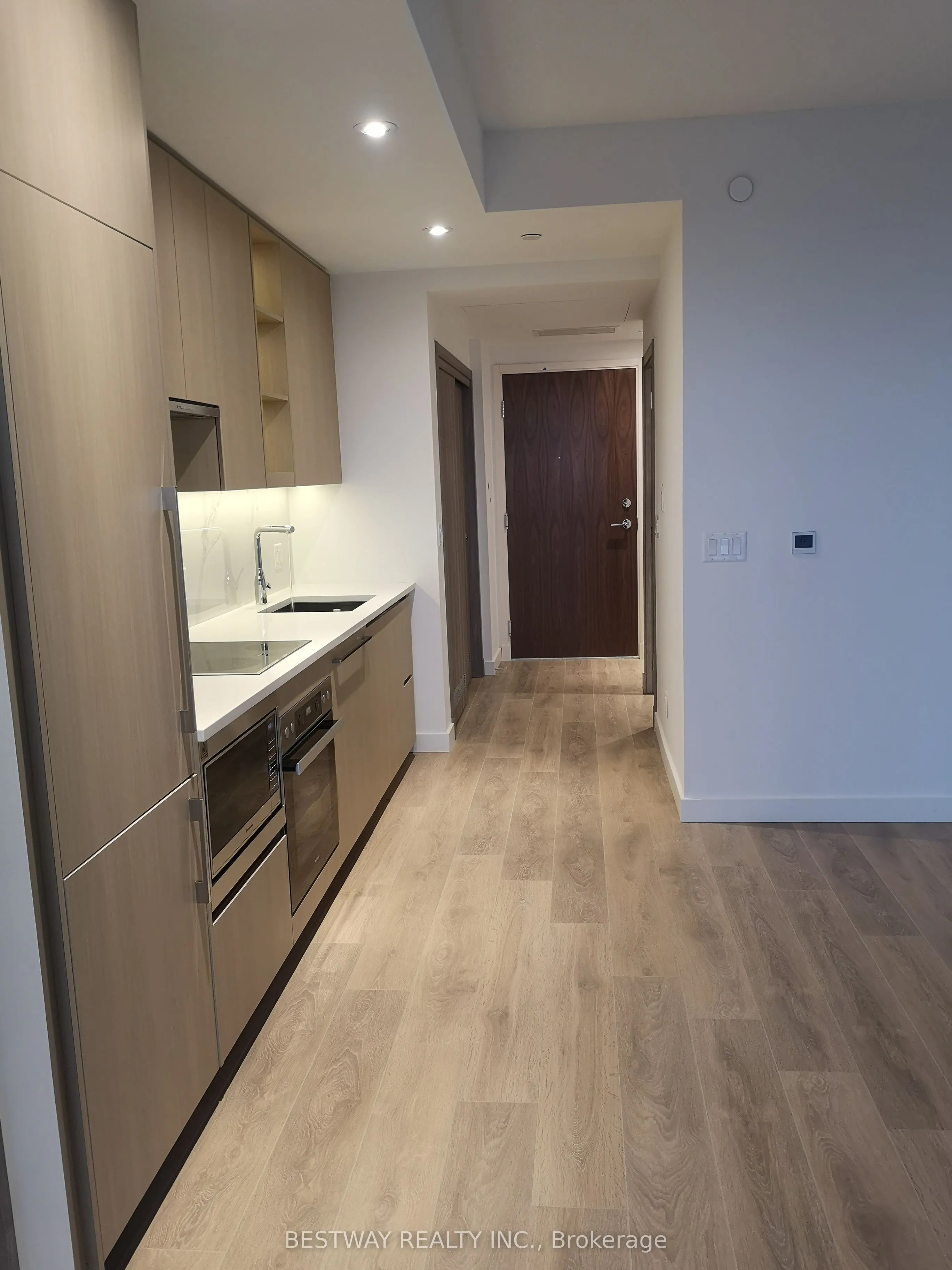 27 McMahon Drive, #1505