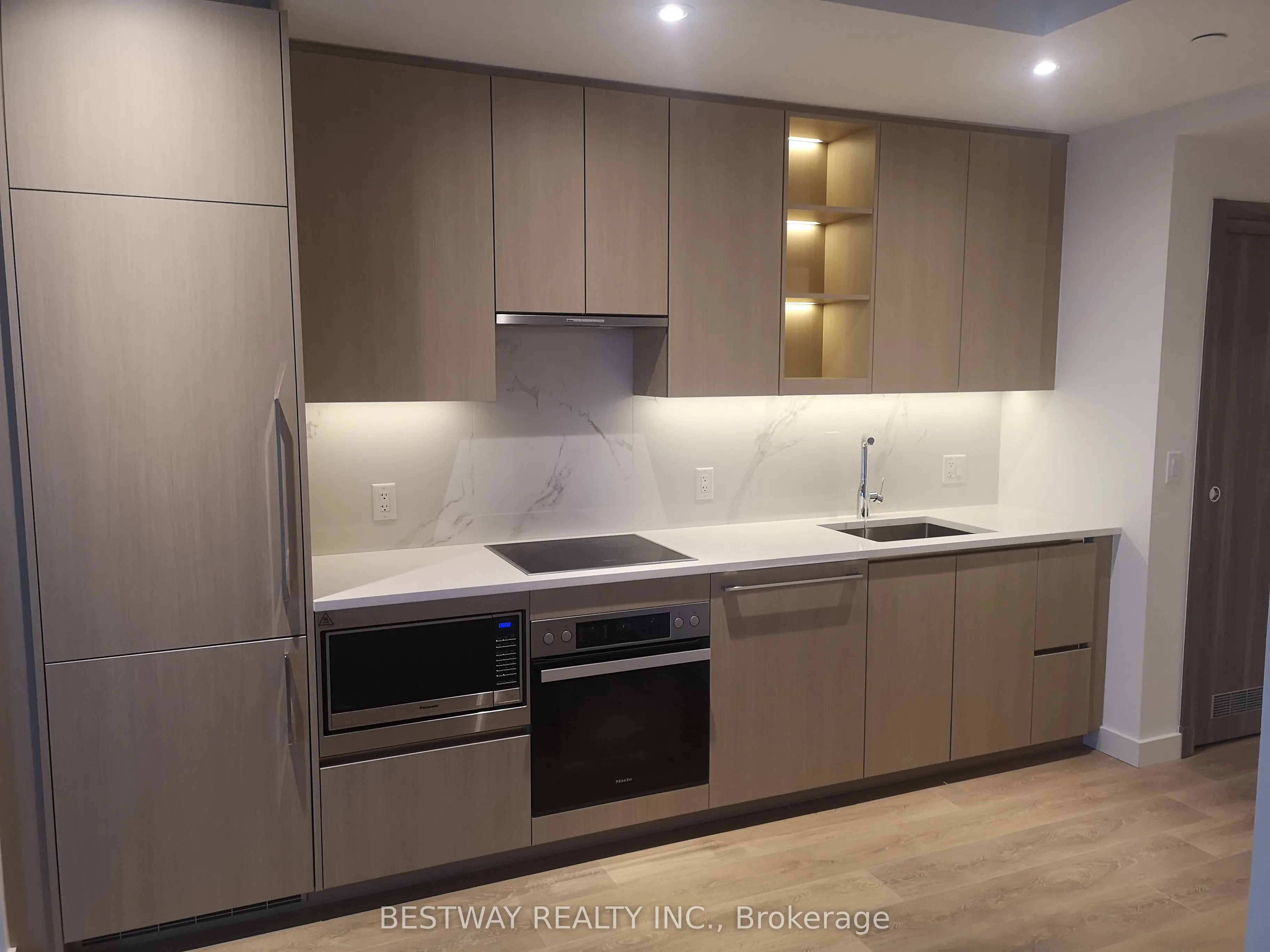 27 McMahon Drive, #1505