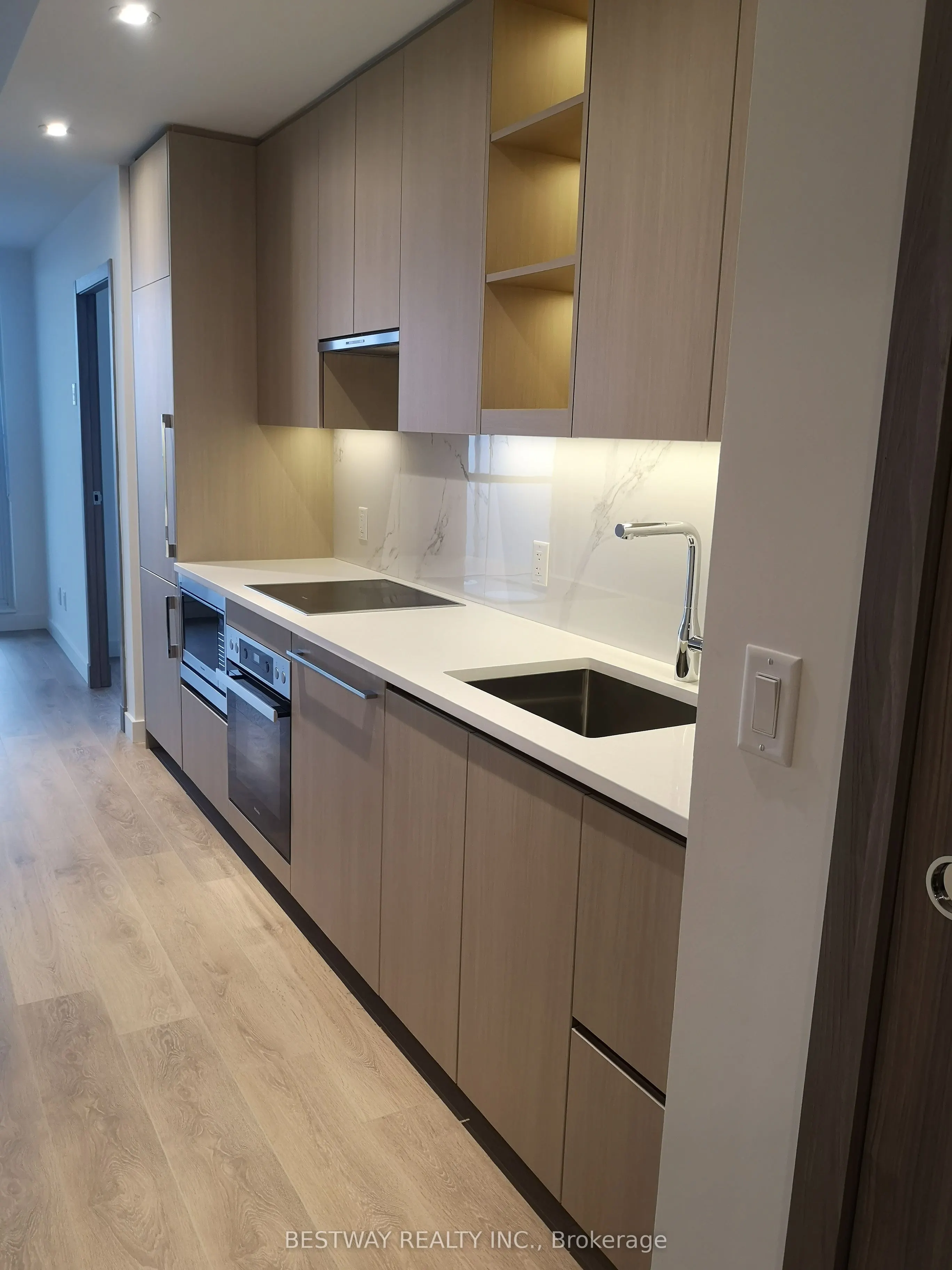 27 McMahon Drive, #1505