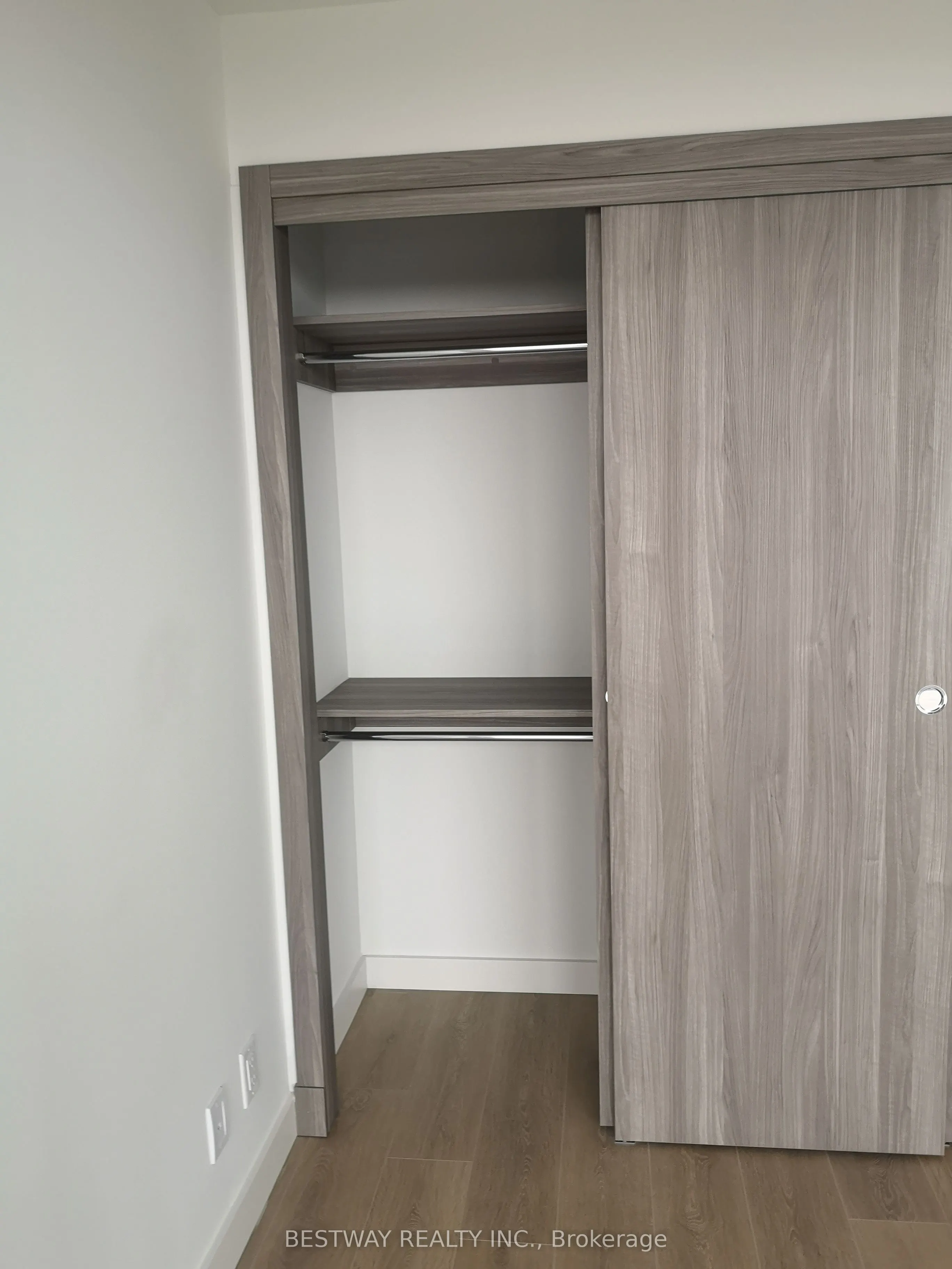 27 McMahon Drive, #1505