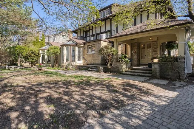 40 Castle Frank Crescent