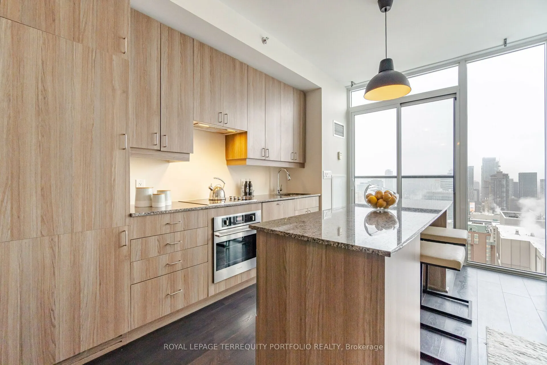 426 University Avenue, #3709