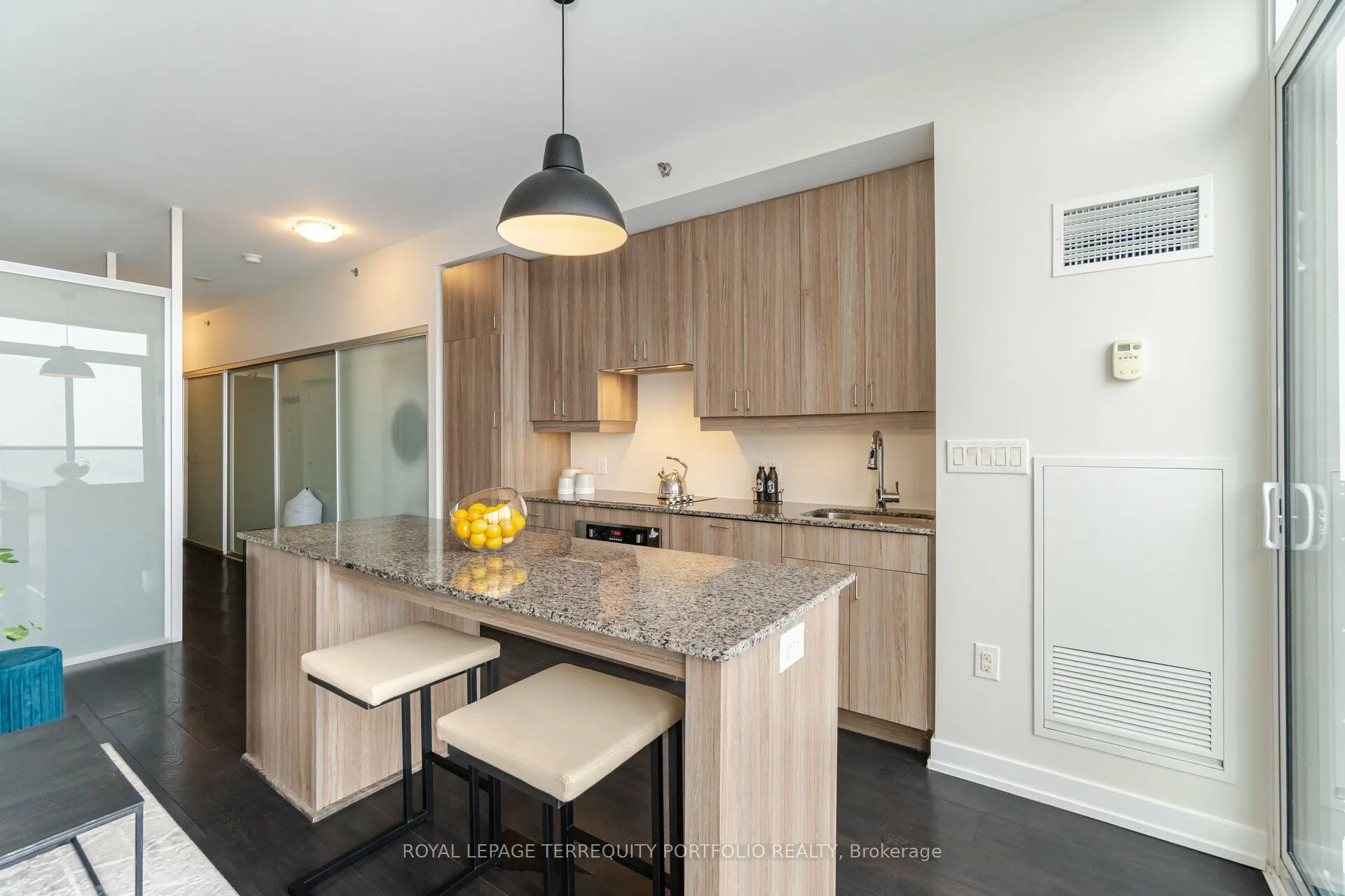 426 University Avenue, #3709