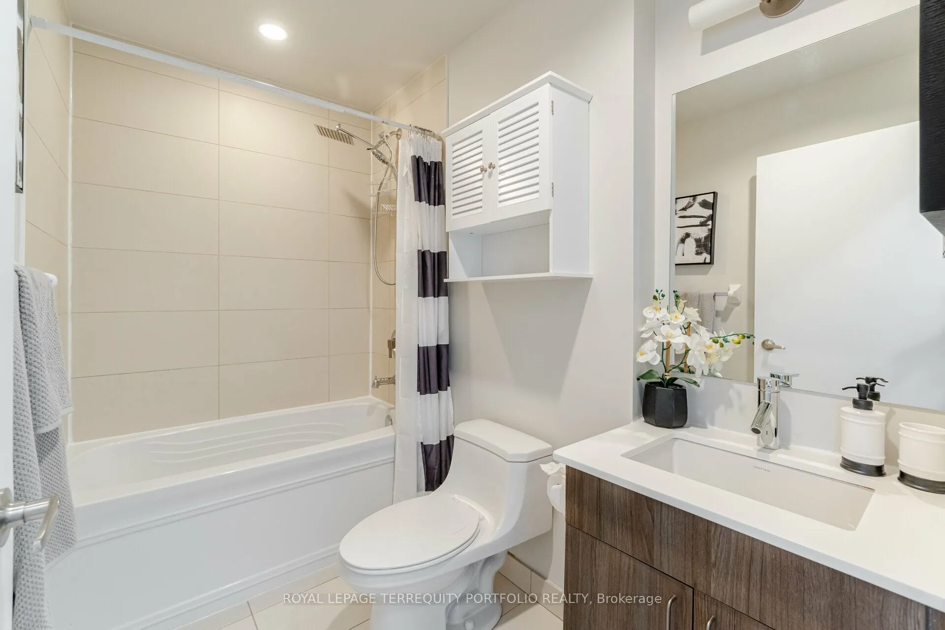 426 University Avenue, #3709