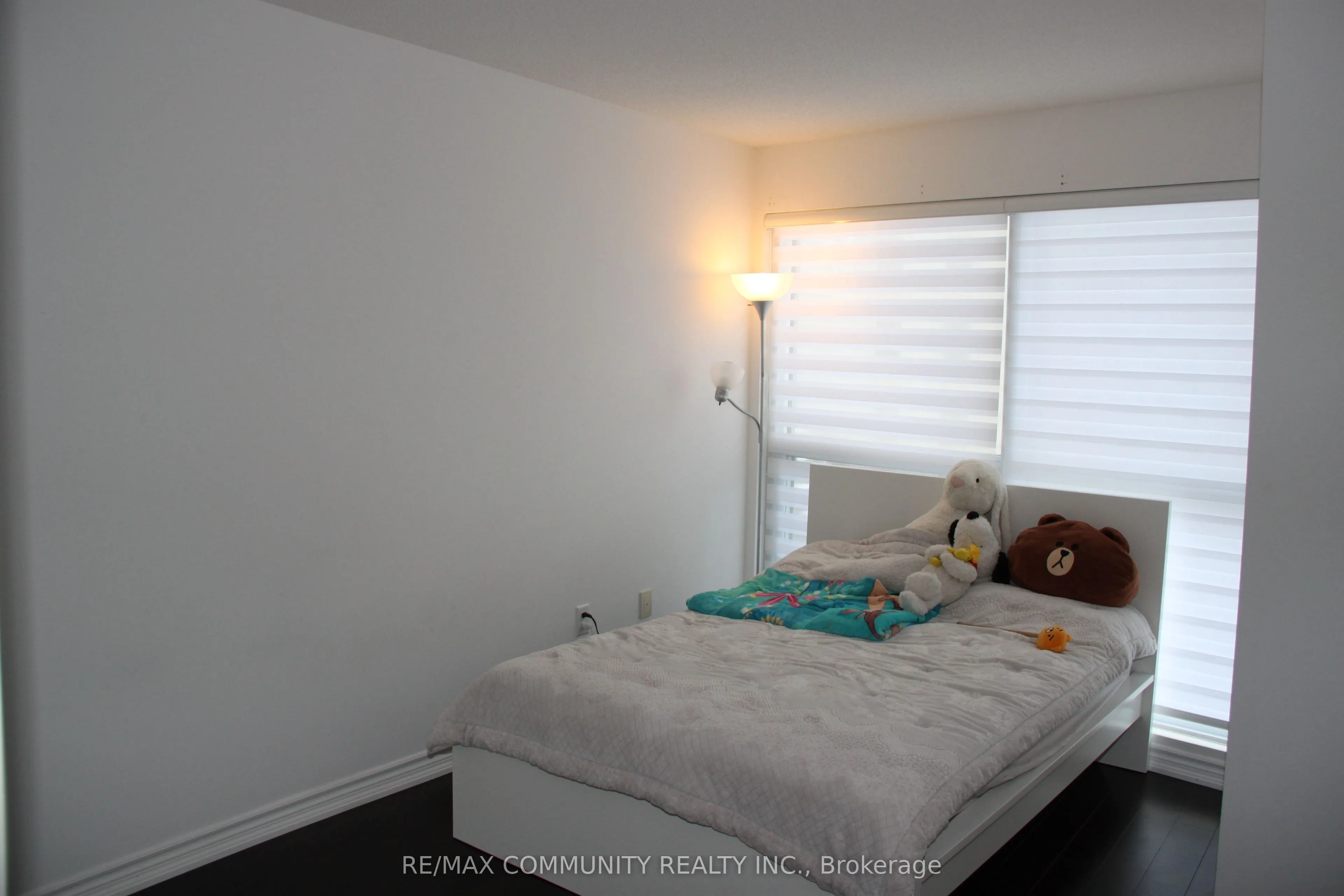386 Yonge Street, #603