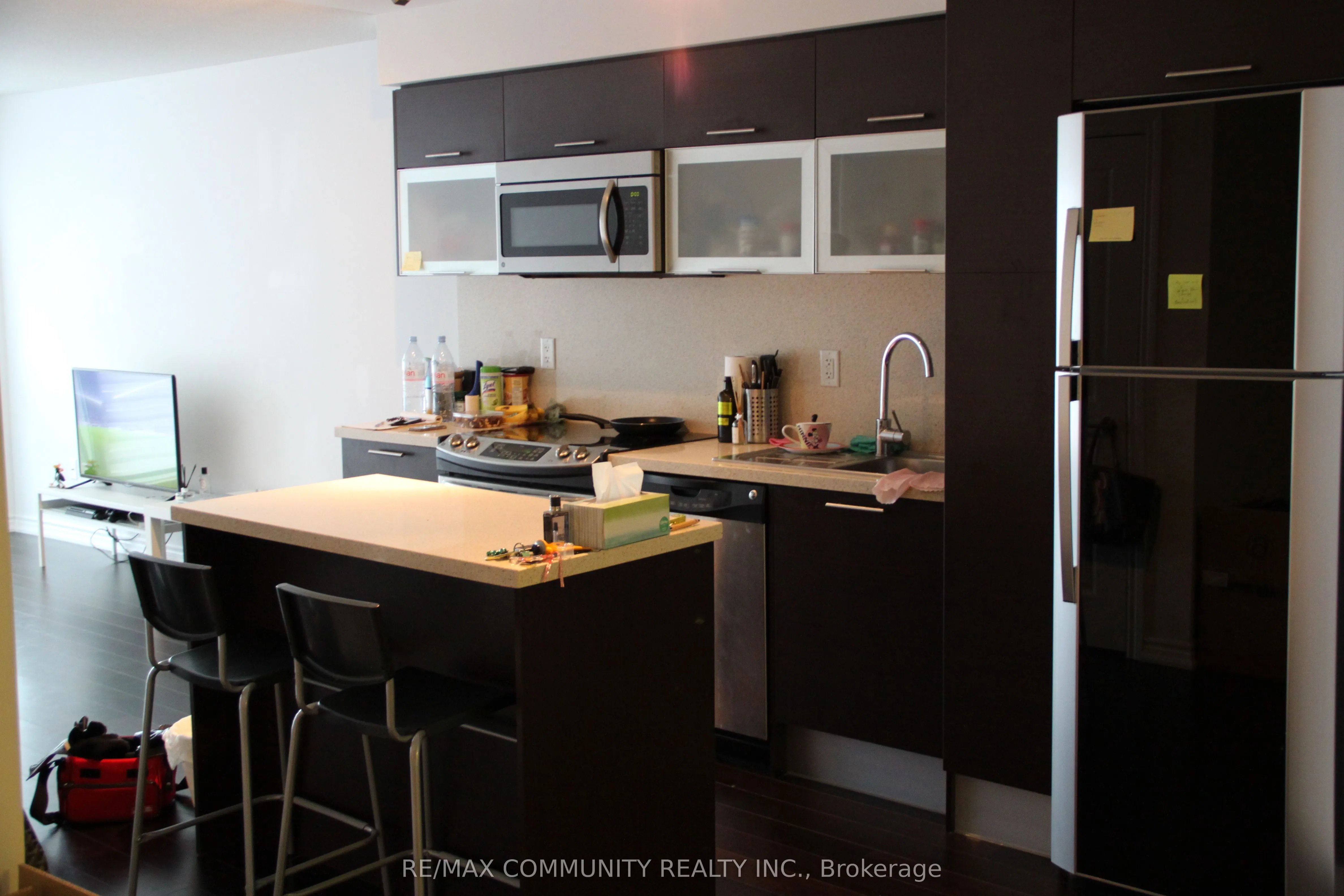 386 Yonge Street, #603