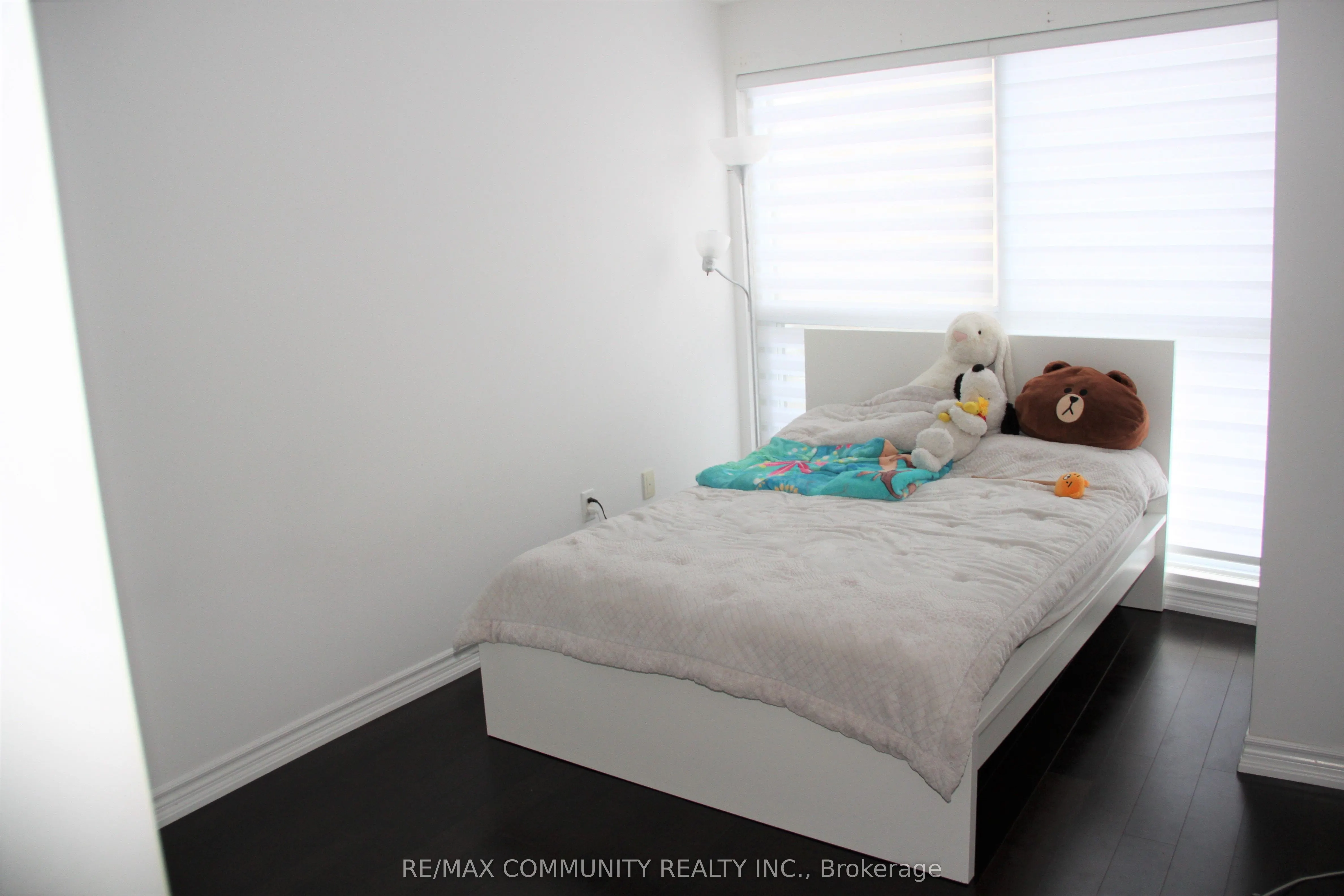 386 Yonge Street, #603