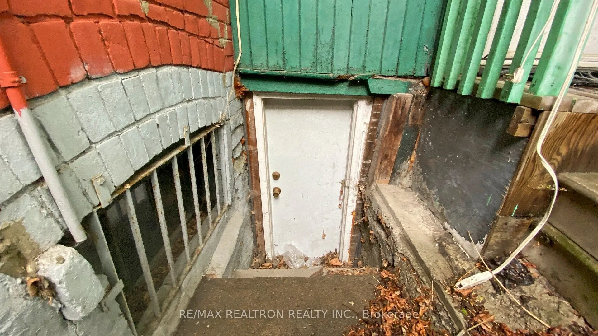 82A Augusta Avenue