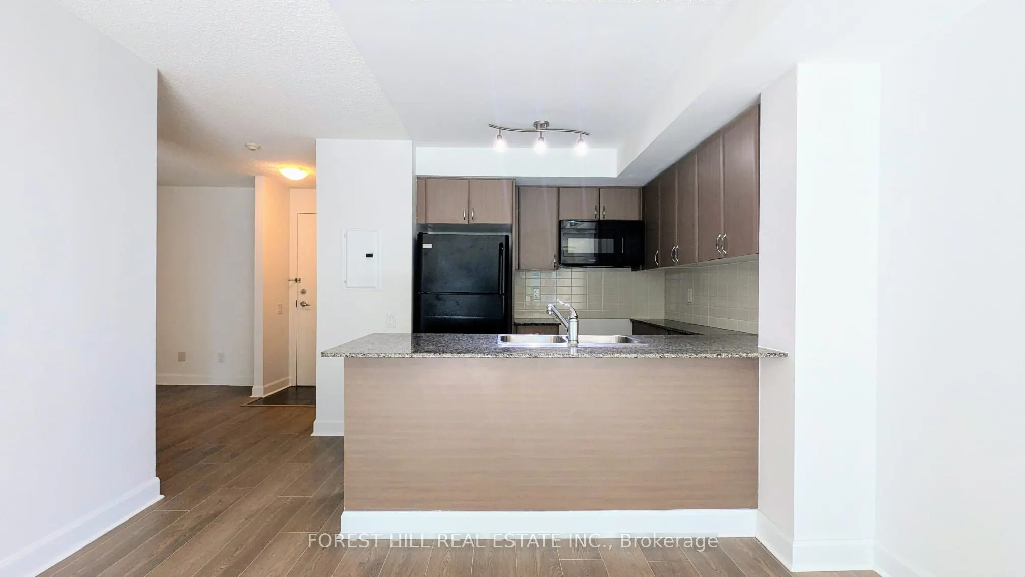525 Wilson Avenue, #606