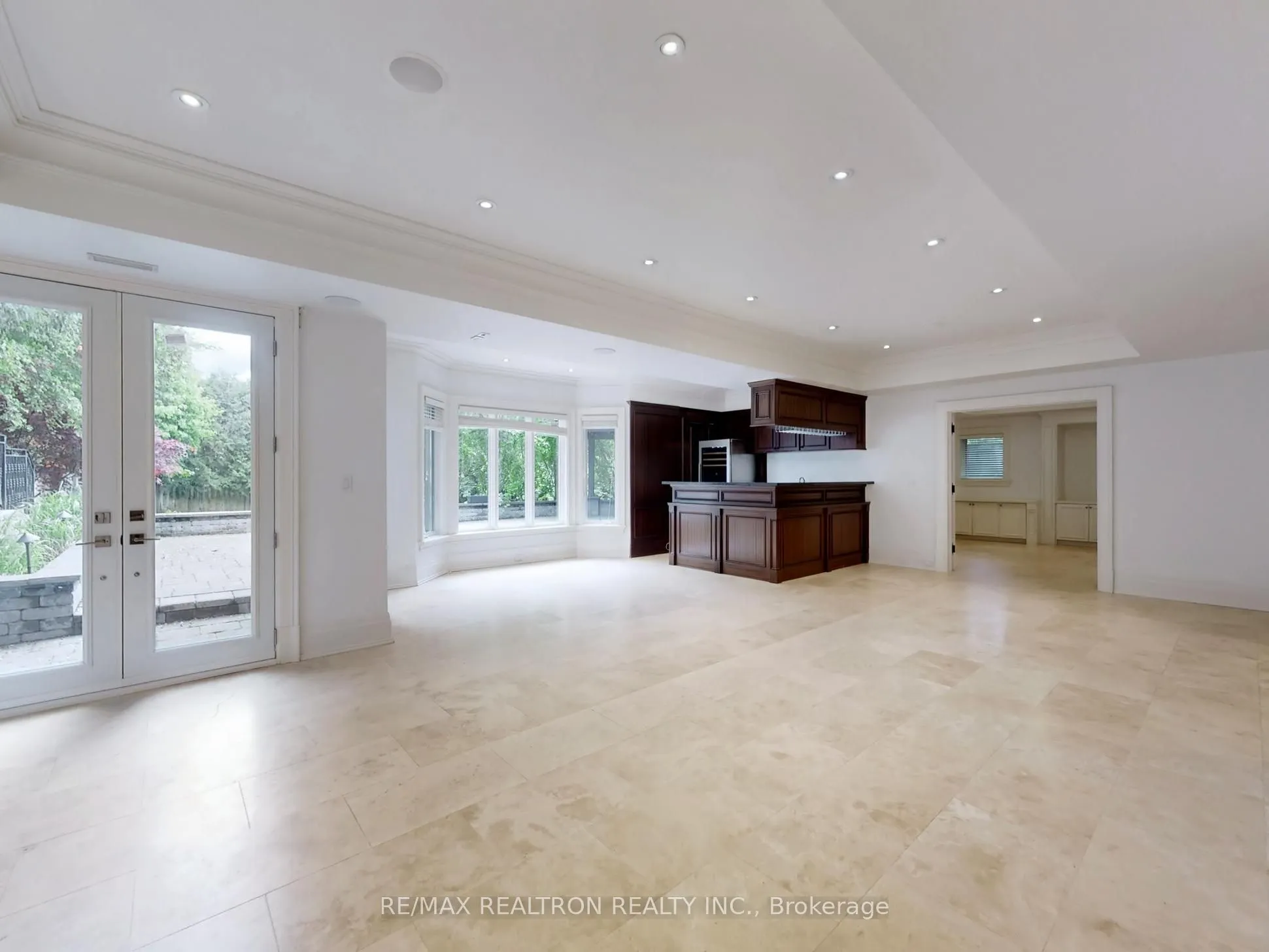 33 Owen Boulevard