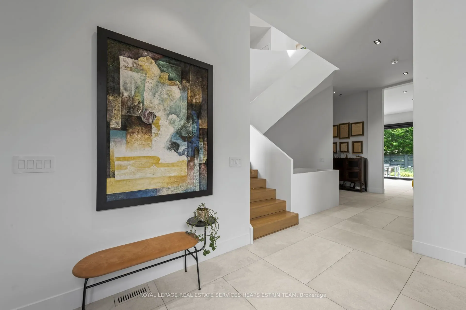 108 Stratford Crescent
