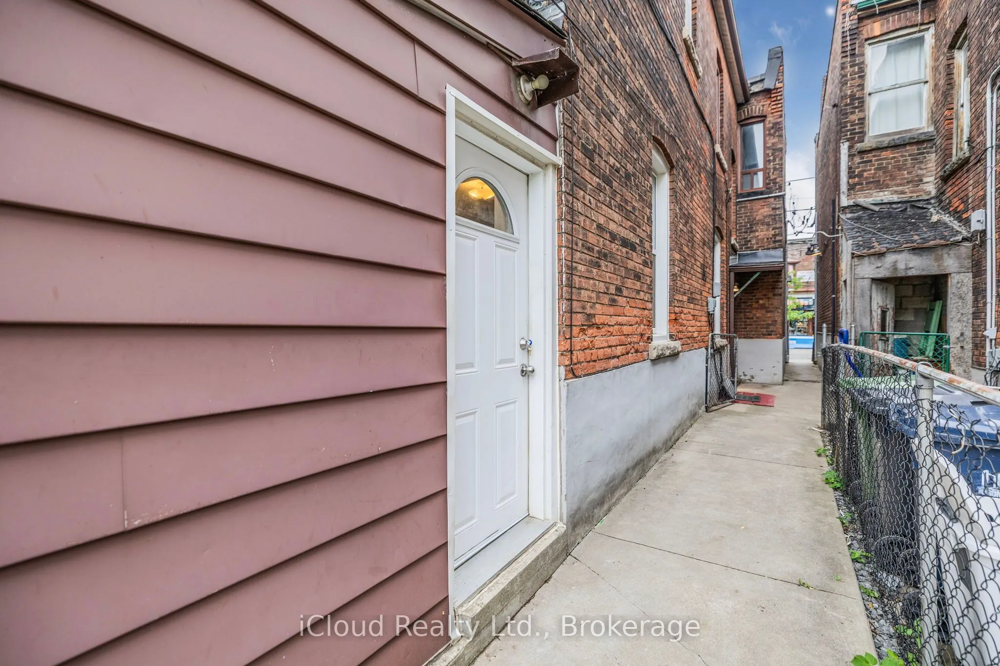 845 College Street
