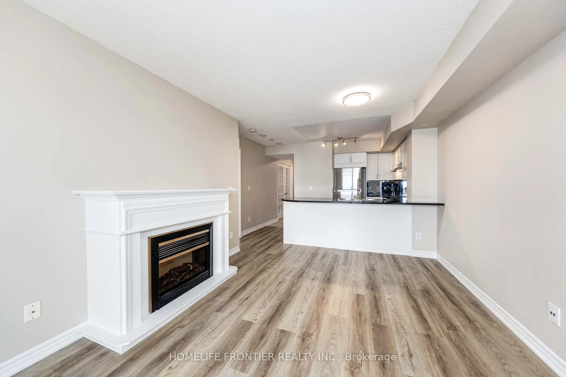 18 Kenaston Gardens, #1703