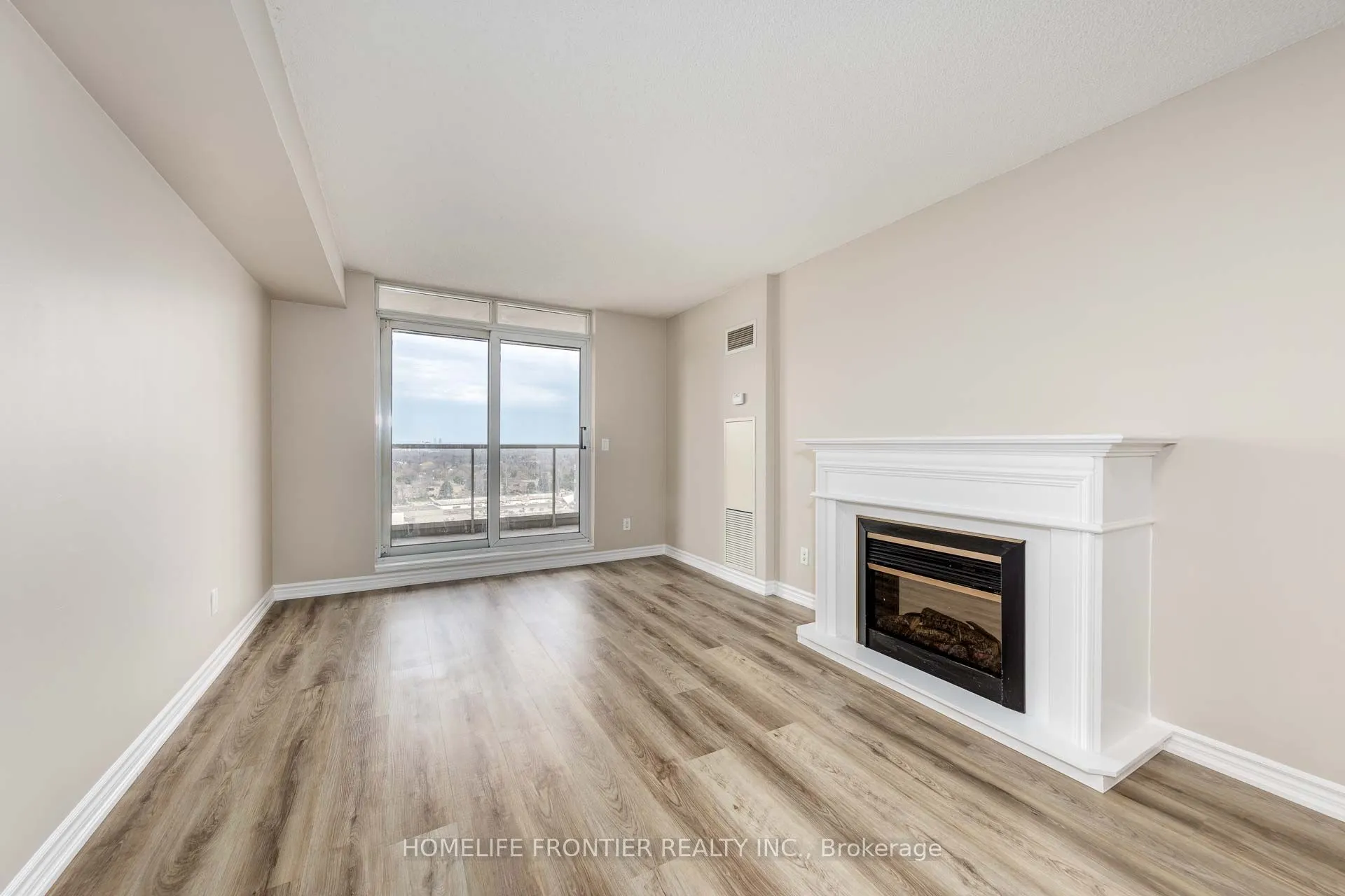 18 Kenaston Gardens, #1703