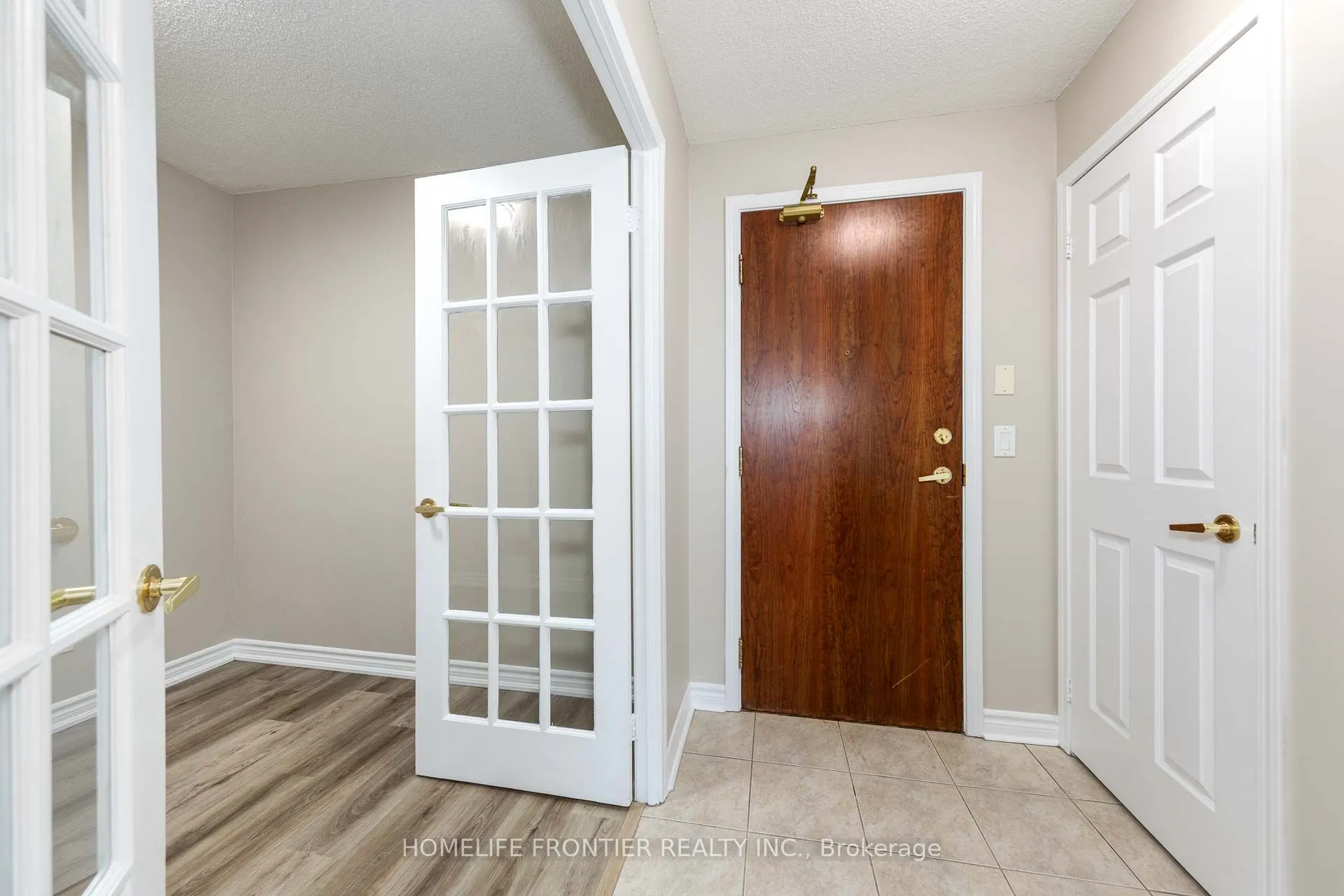 18 Kenaston Gardens, #1703