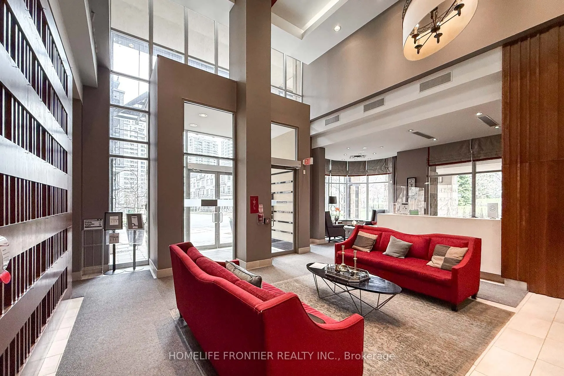 18 Kenaston Gardens, #1703