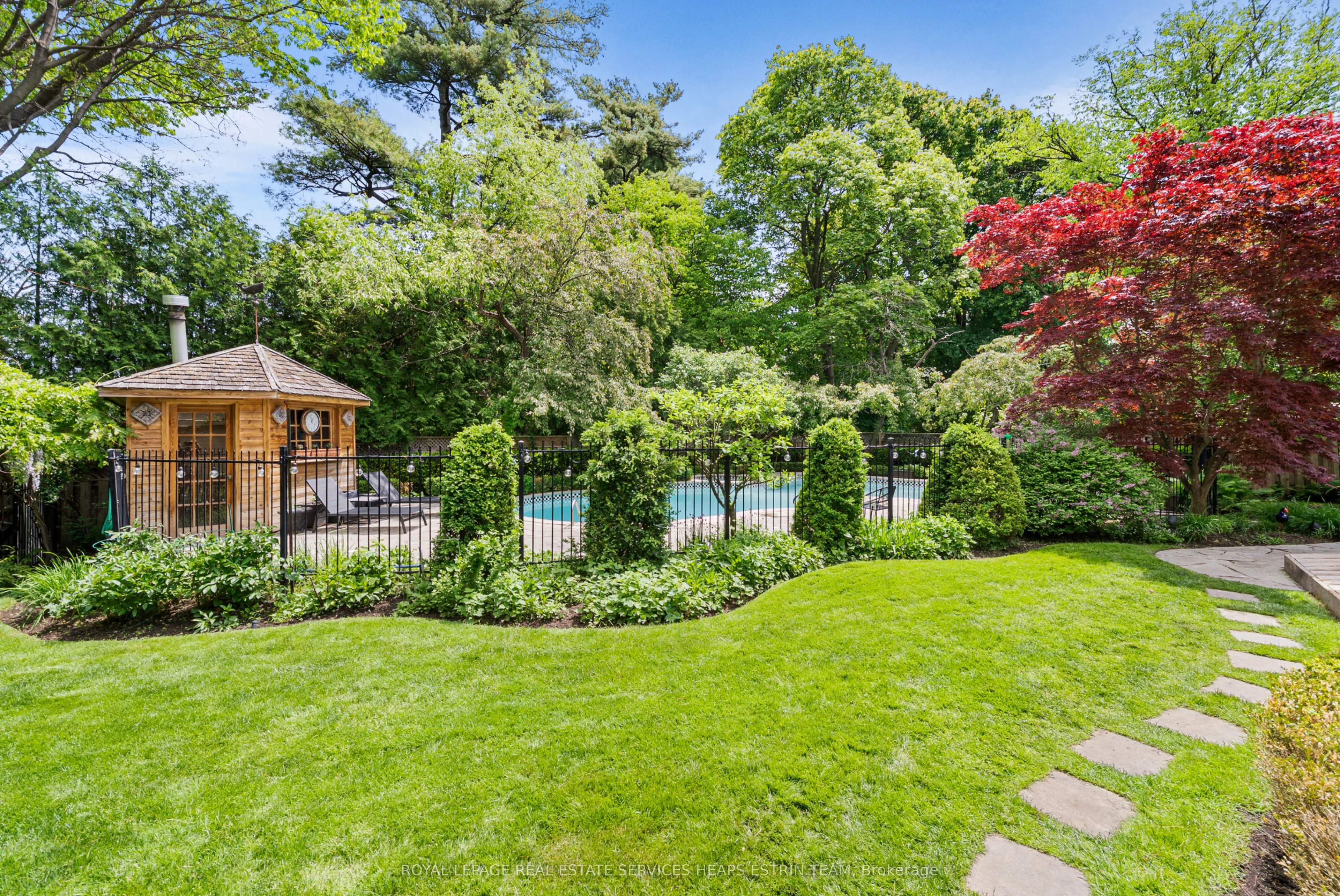 25 Strathgowan Crescent