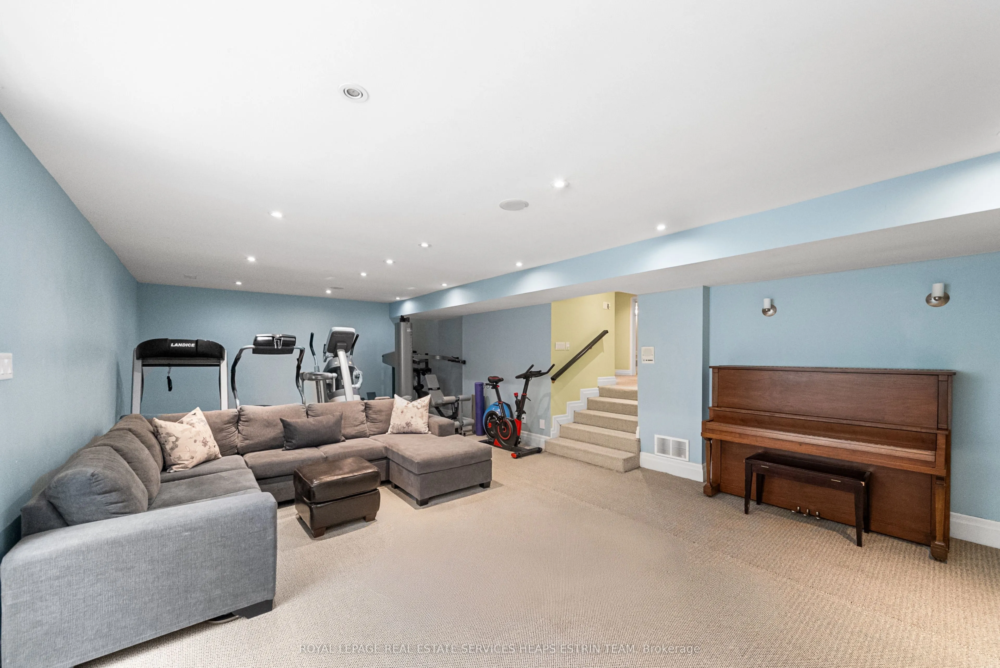 25 Strathgowan Crescent