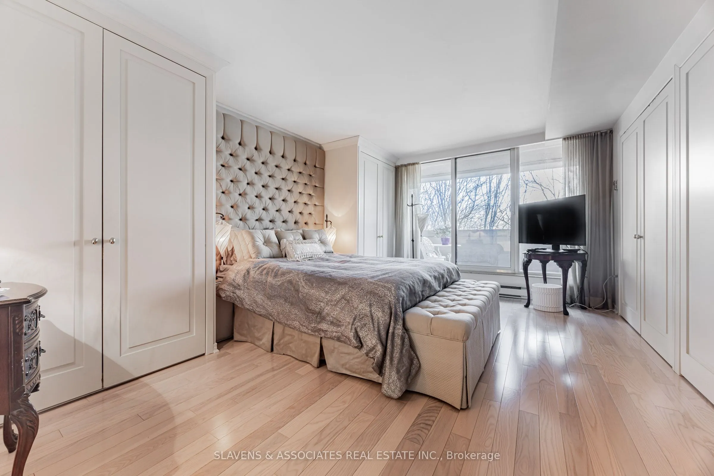 360 Bloor Street E, #106