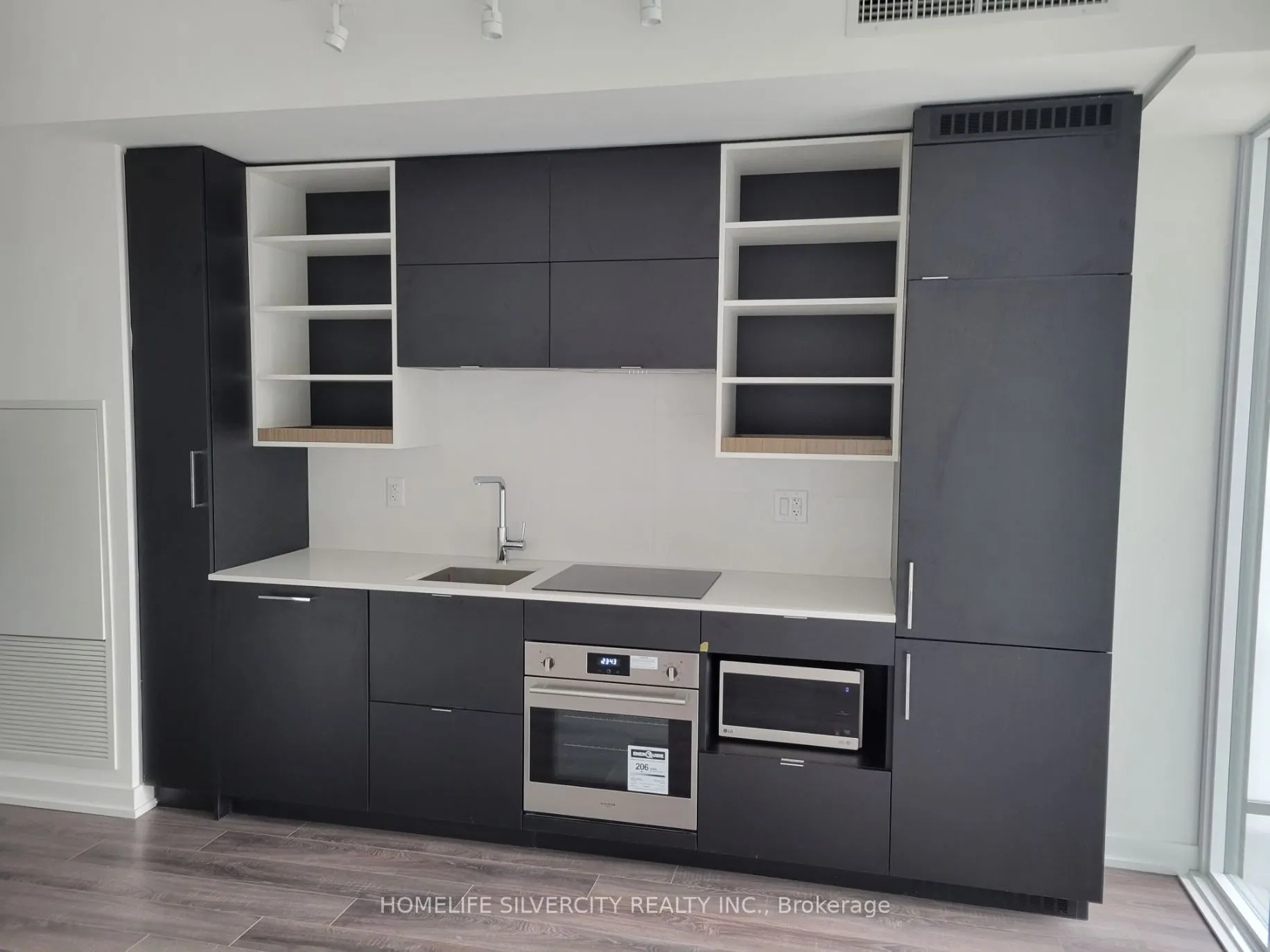 20 Edward Street, #1318