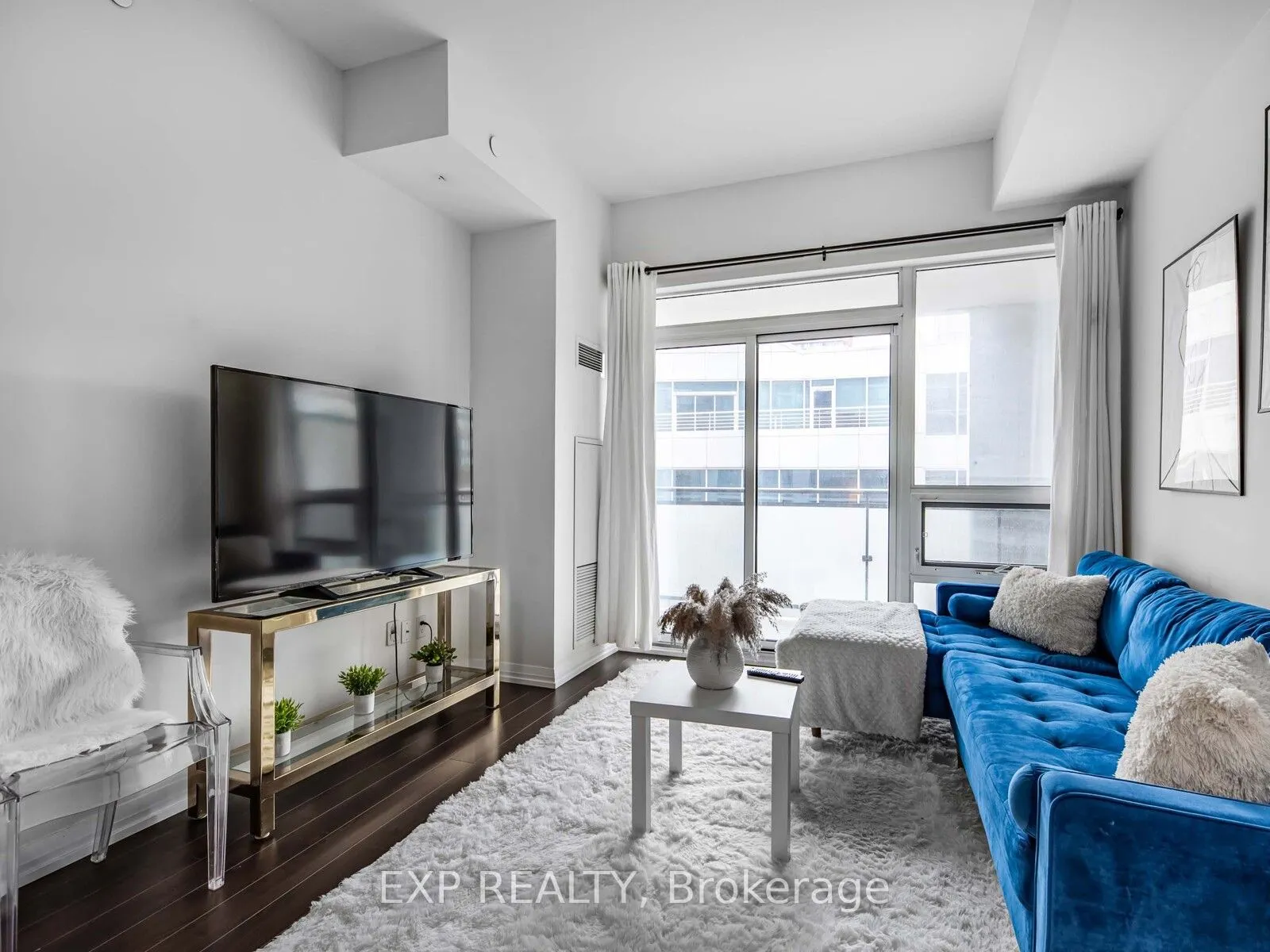 460 Adelaide Street E, #833