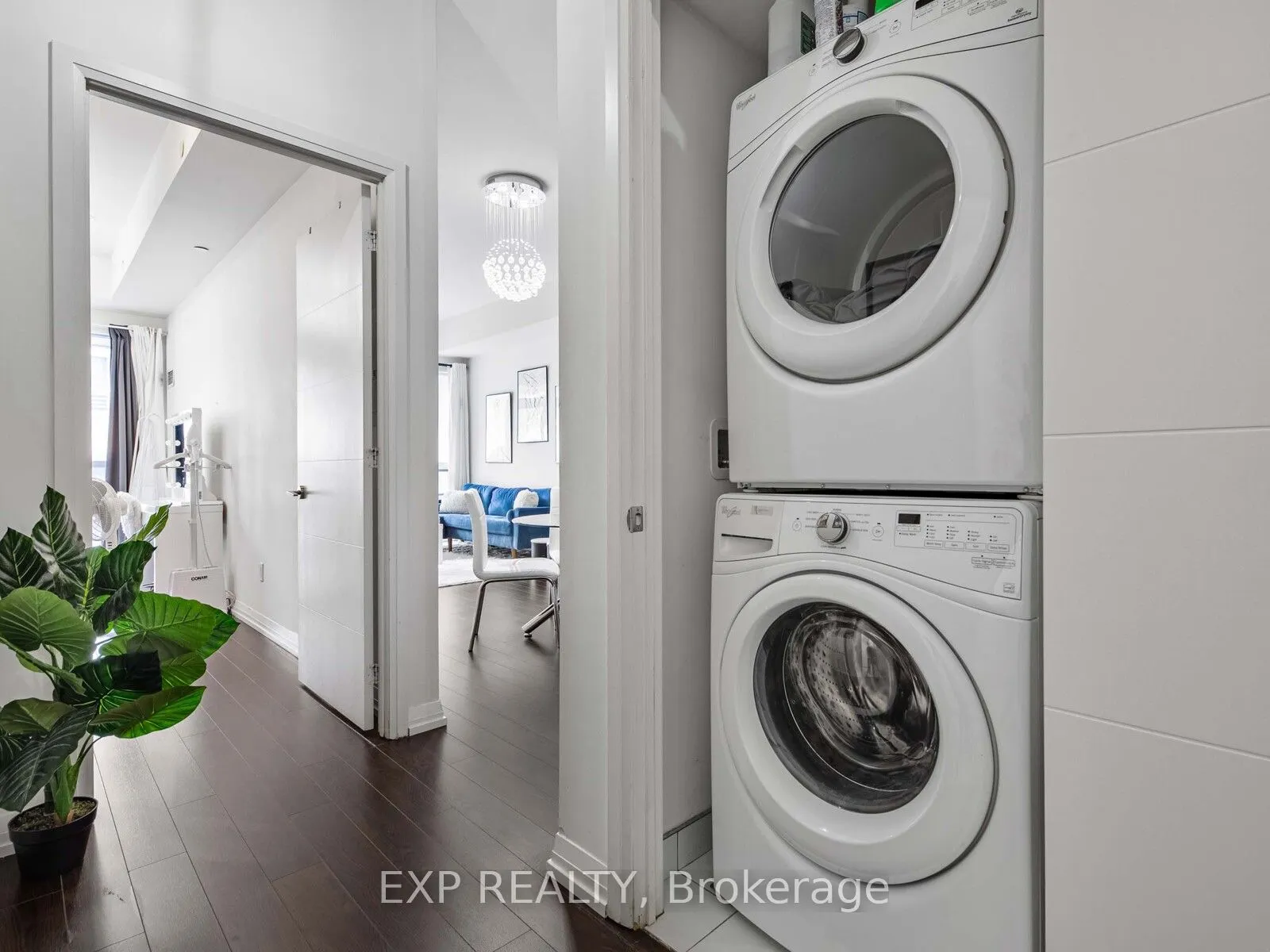 460 Adelaide Street E, #833