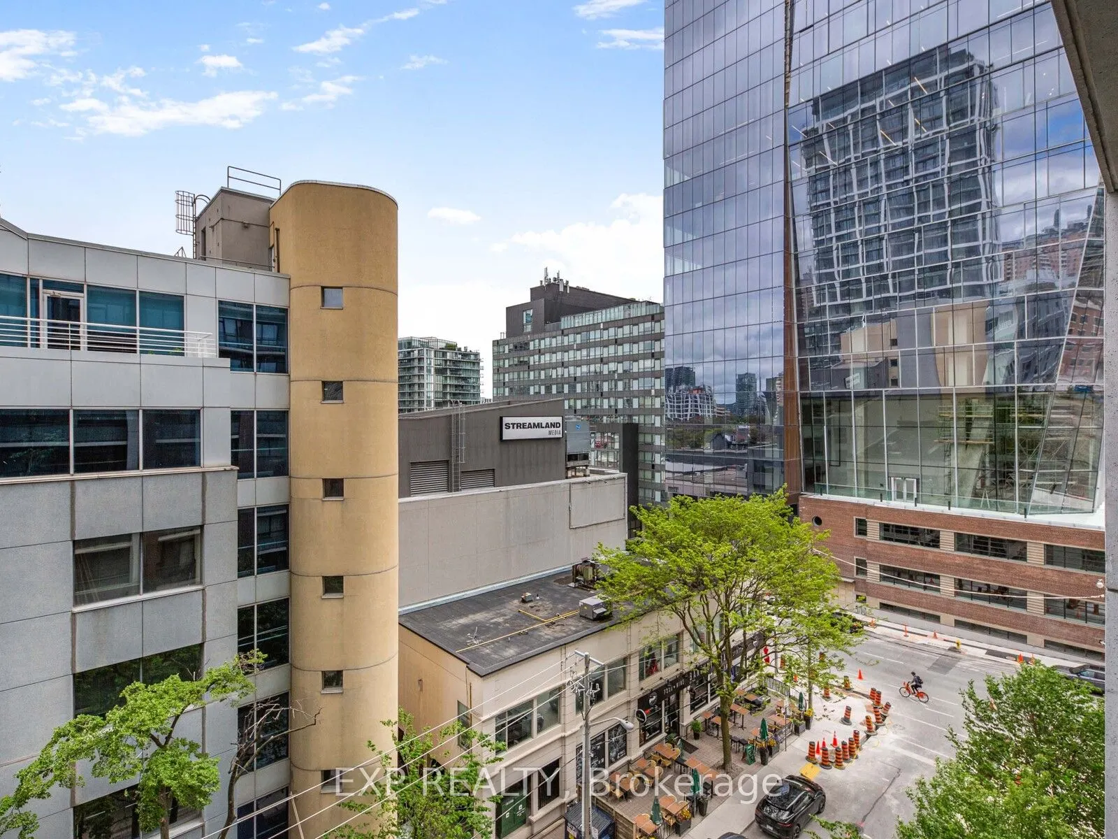 460 Adelaide Street E, #833