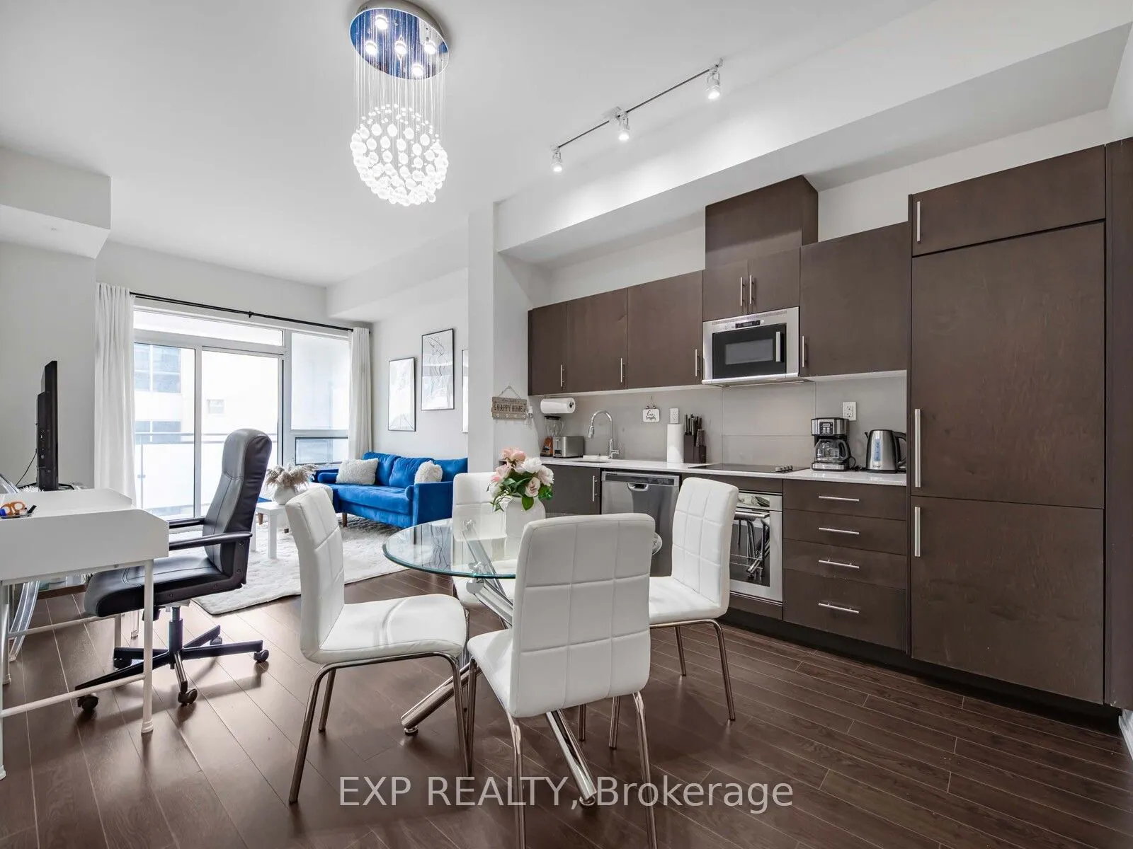 460 Adelaide Street E, #833