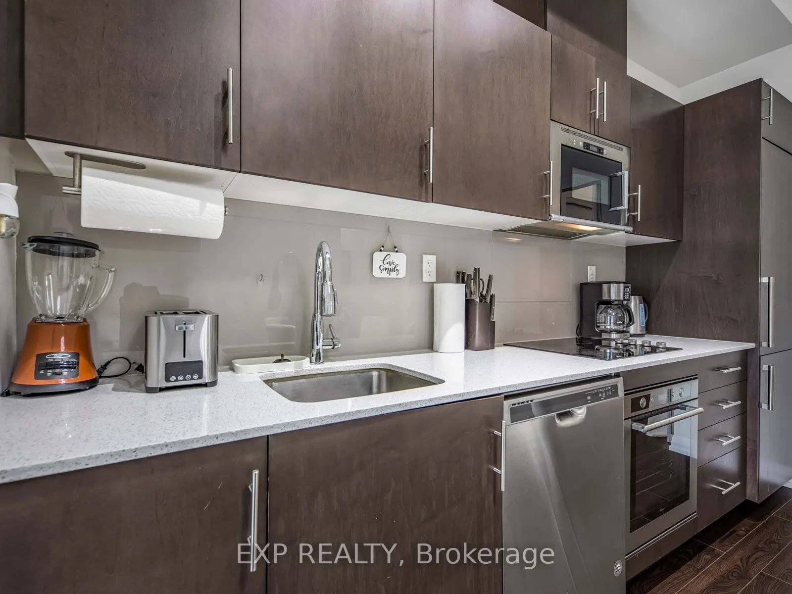 460 Adelaide Street E, #833