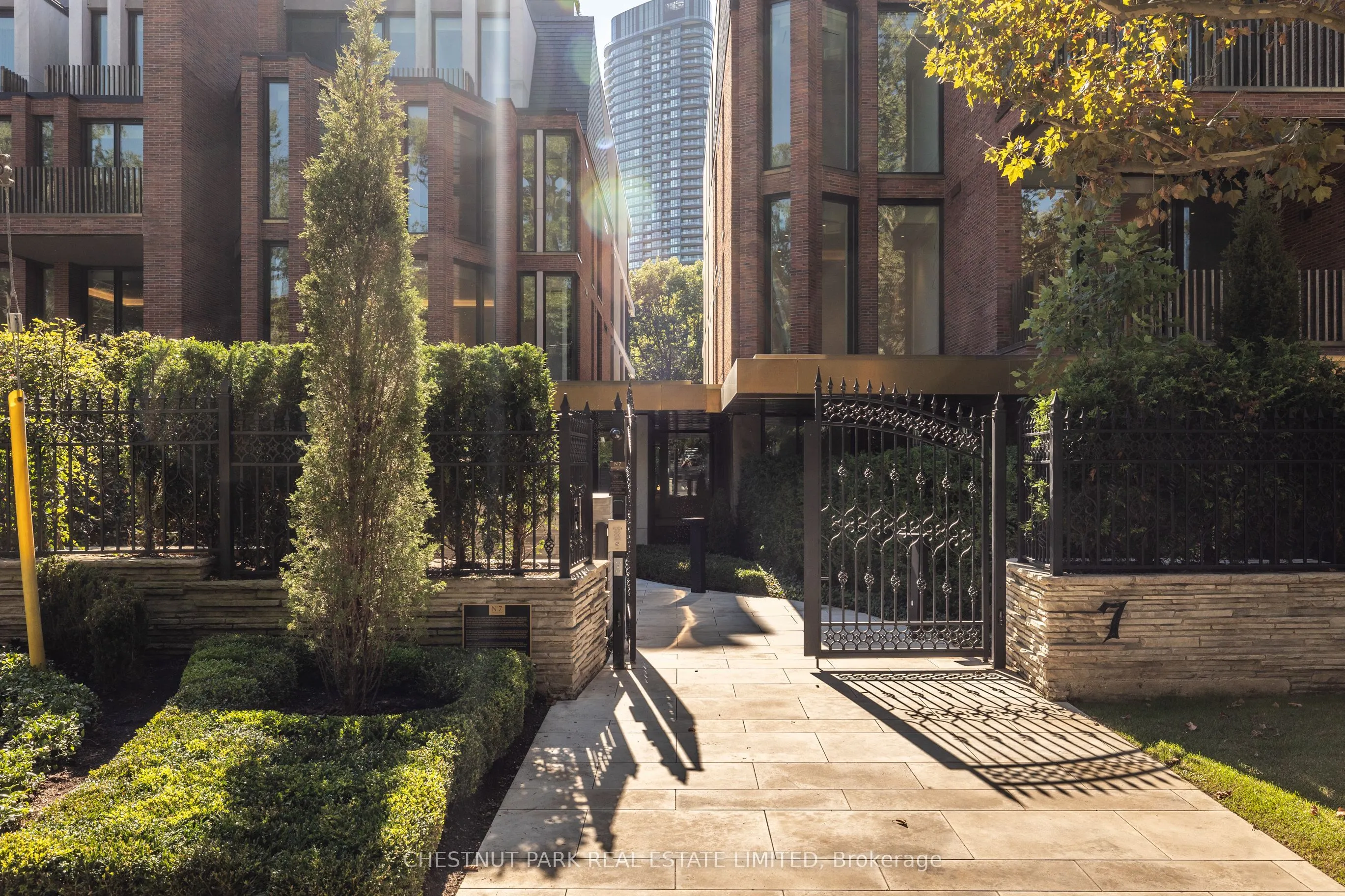 7 Dale Avenue, #205