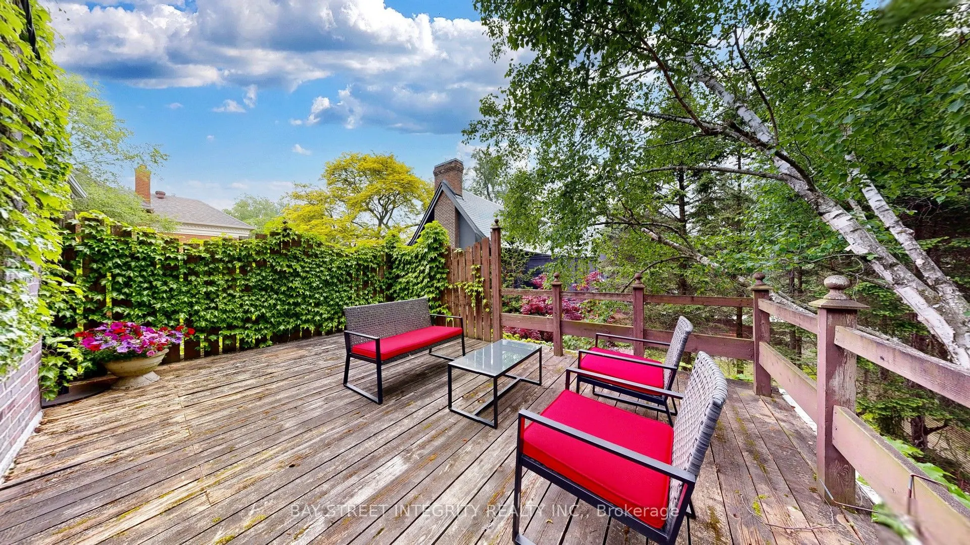 184 Heath Street W