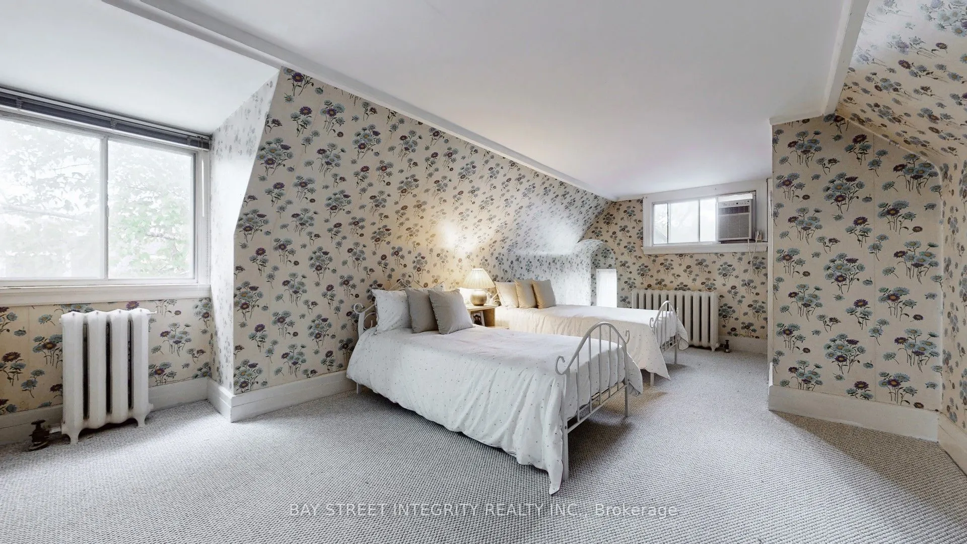 184 Heath Street W