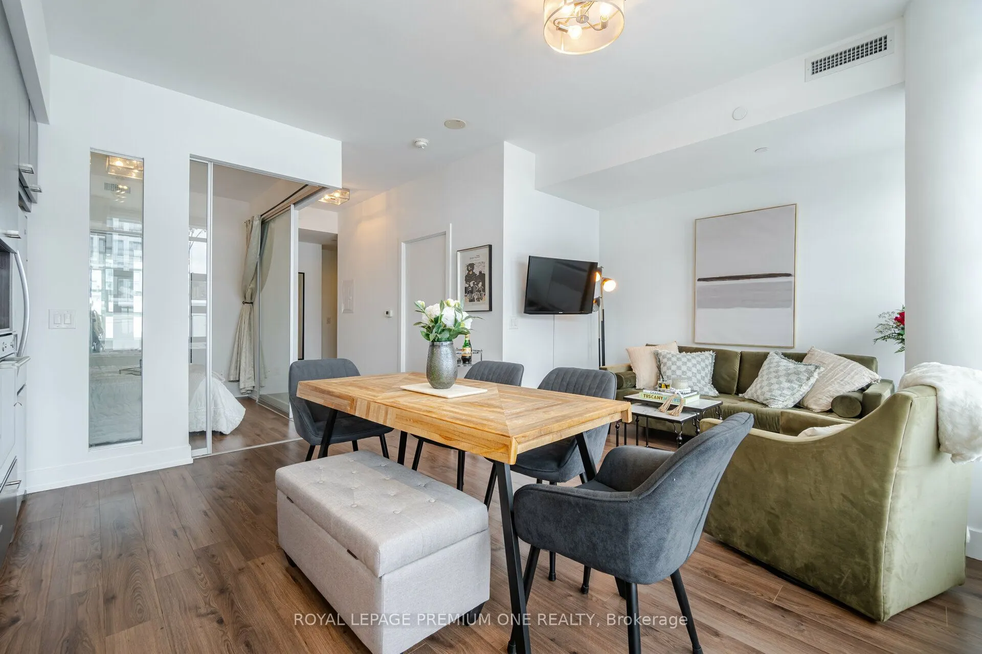 170 Chiltern Hill Road, #209