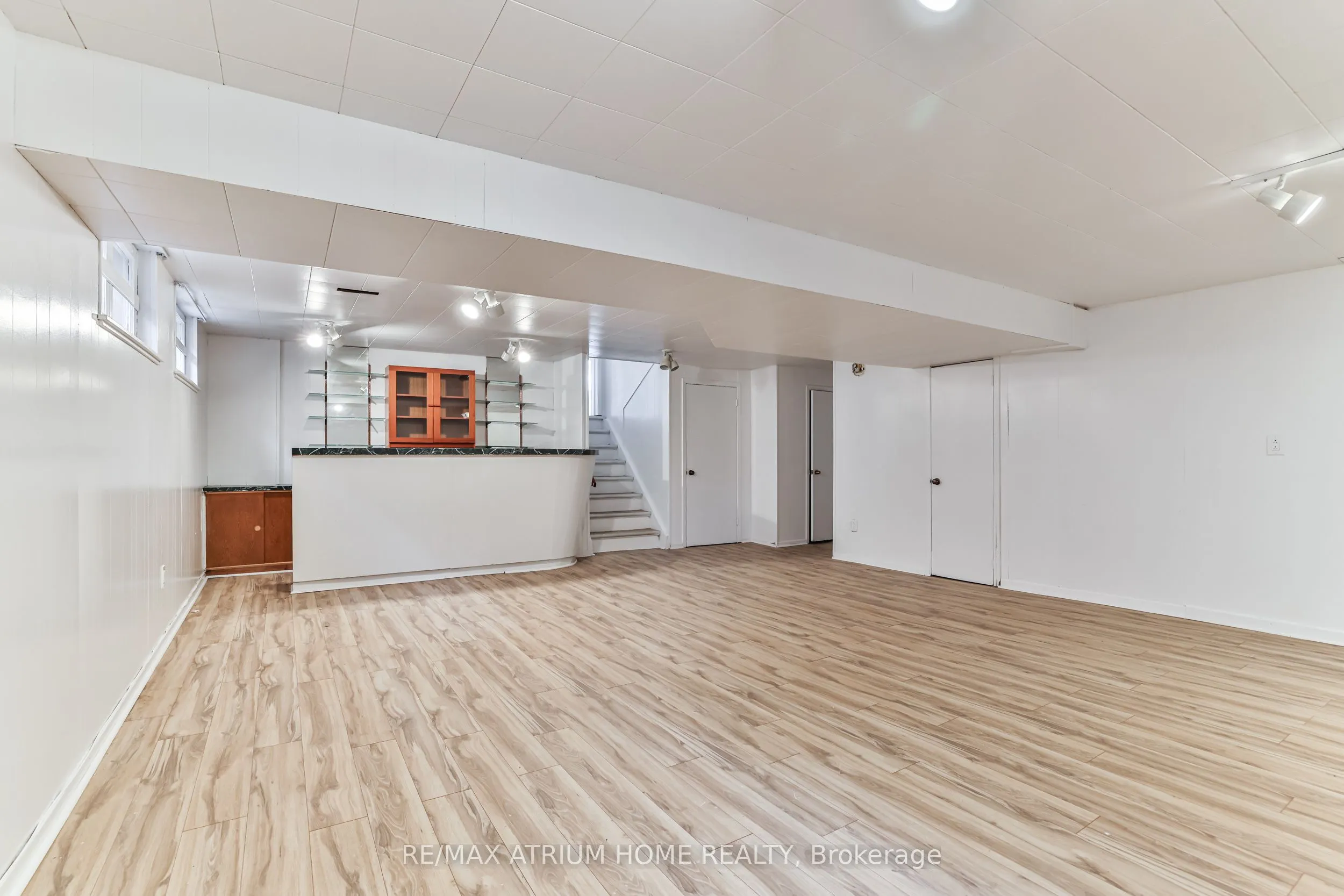 90 Charlton Boulevard