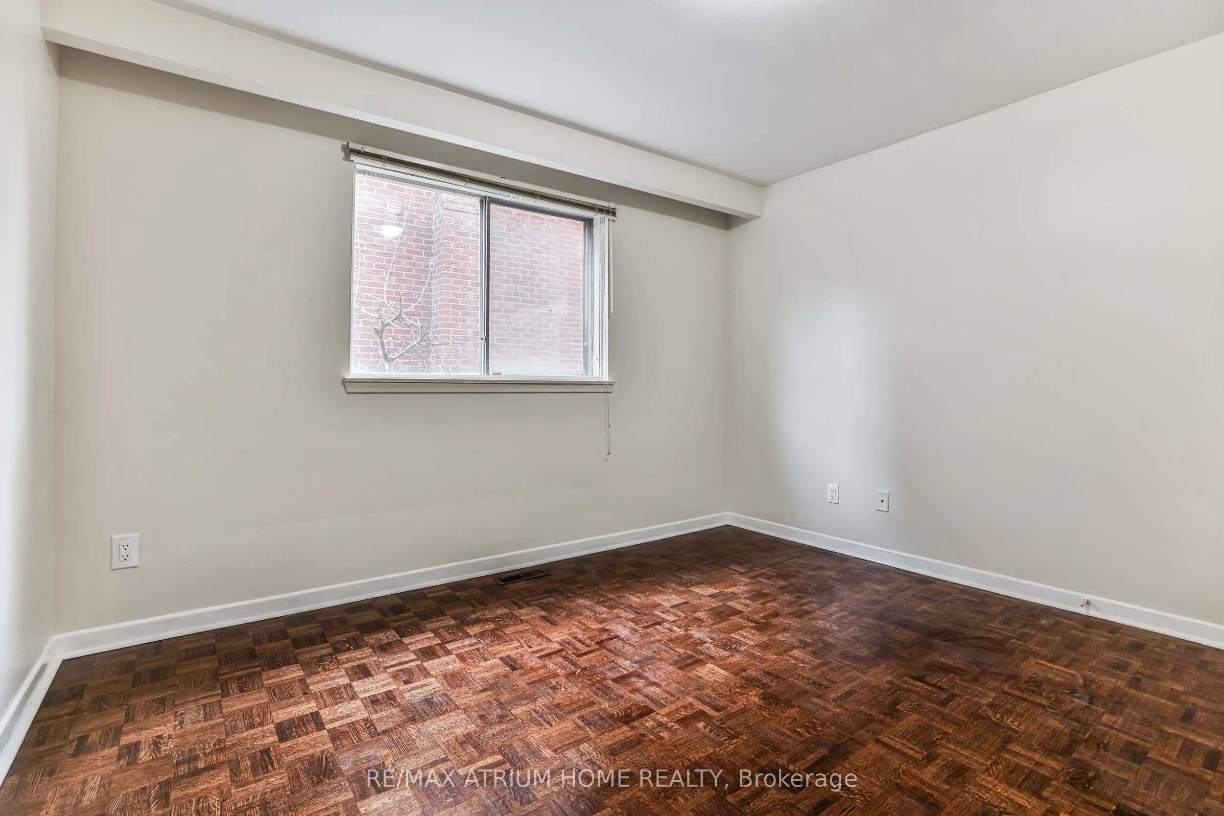 90 Charlton Boulevard