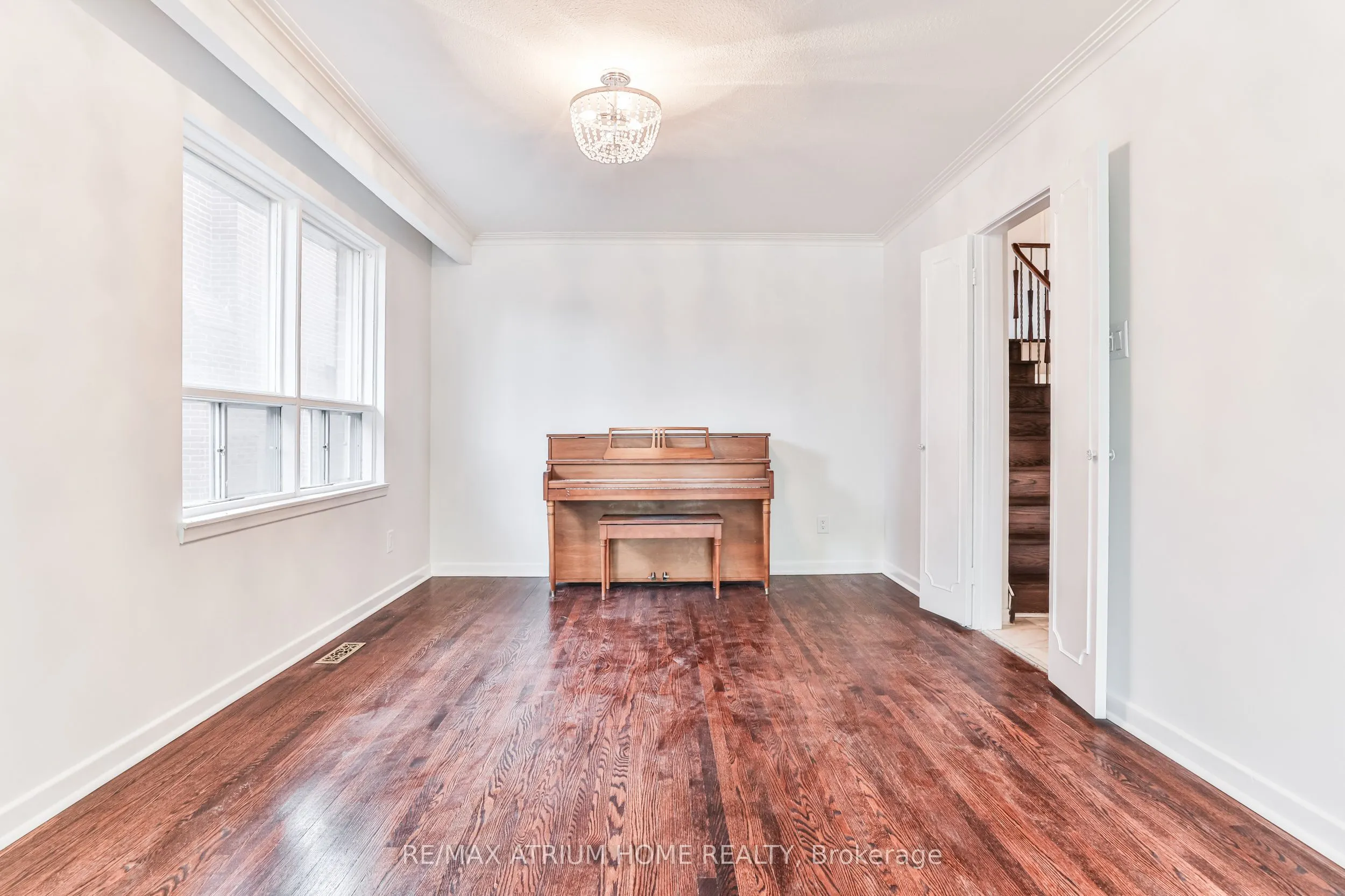 90 Charlton Boulevard