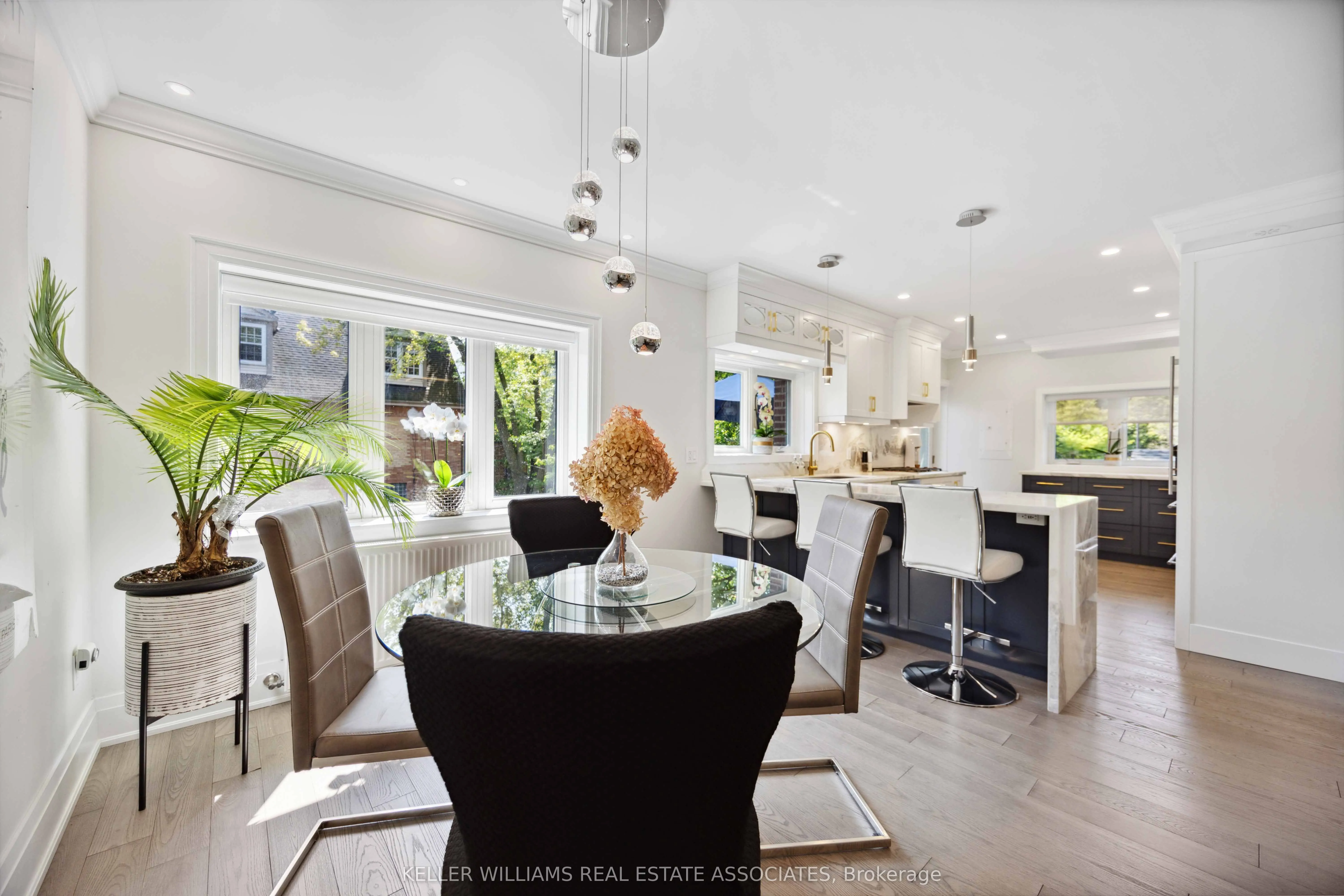 27 Glen Elm Avenue, #2