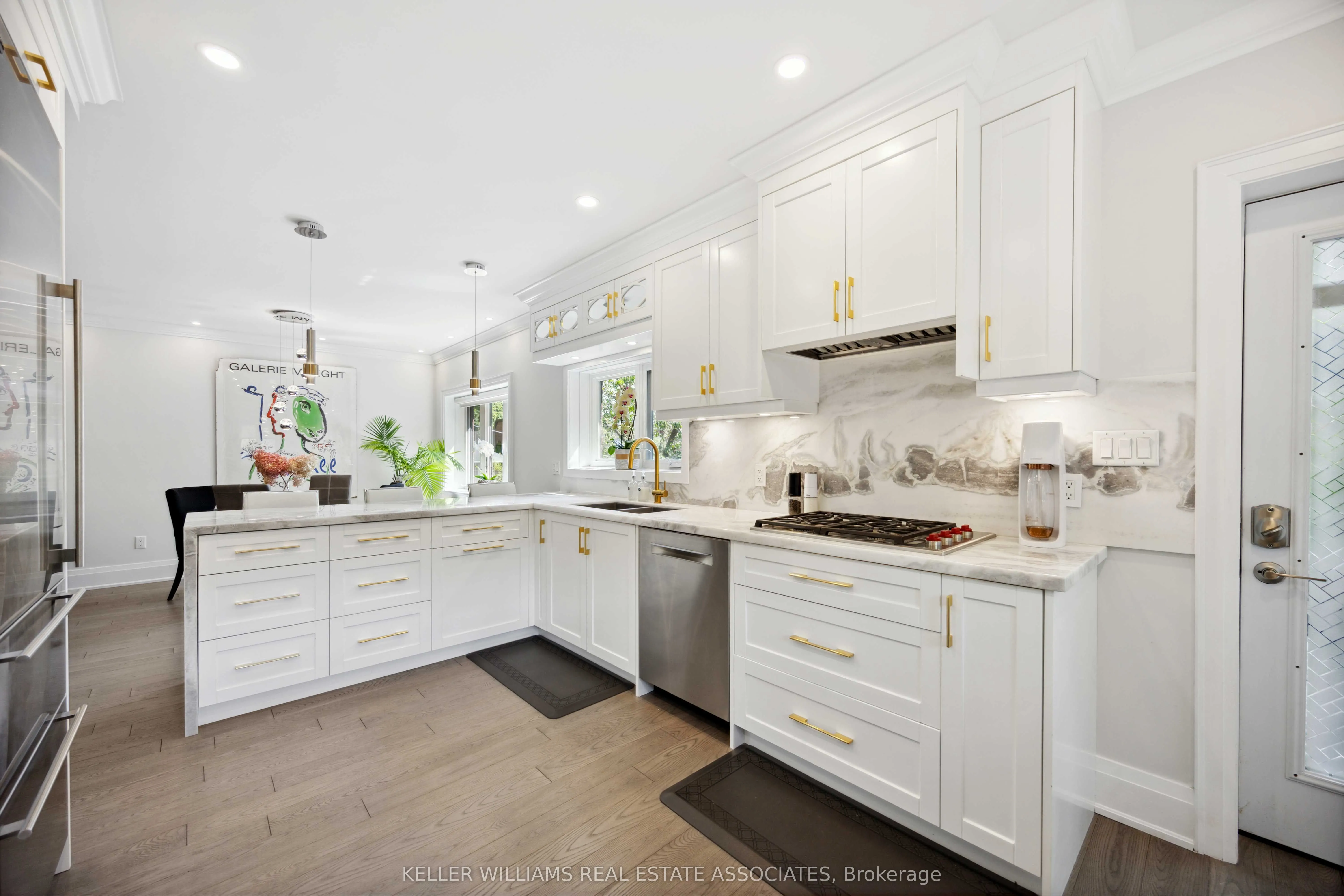 27 Glen Elm Avenue, #2